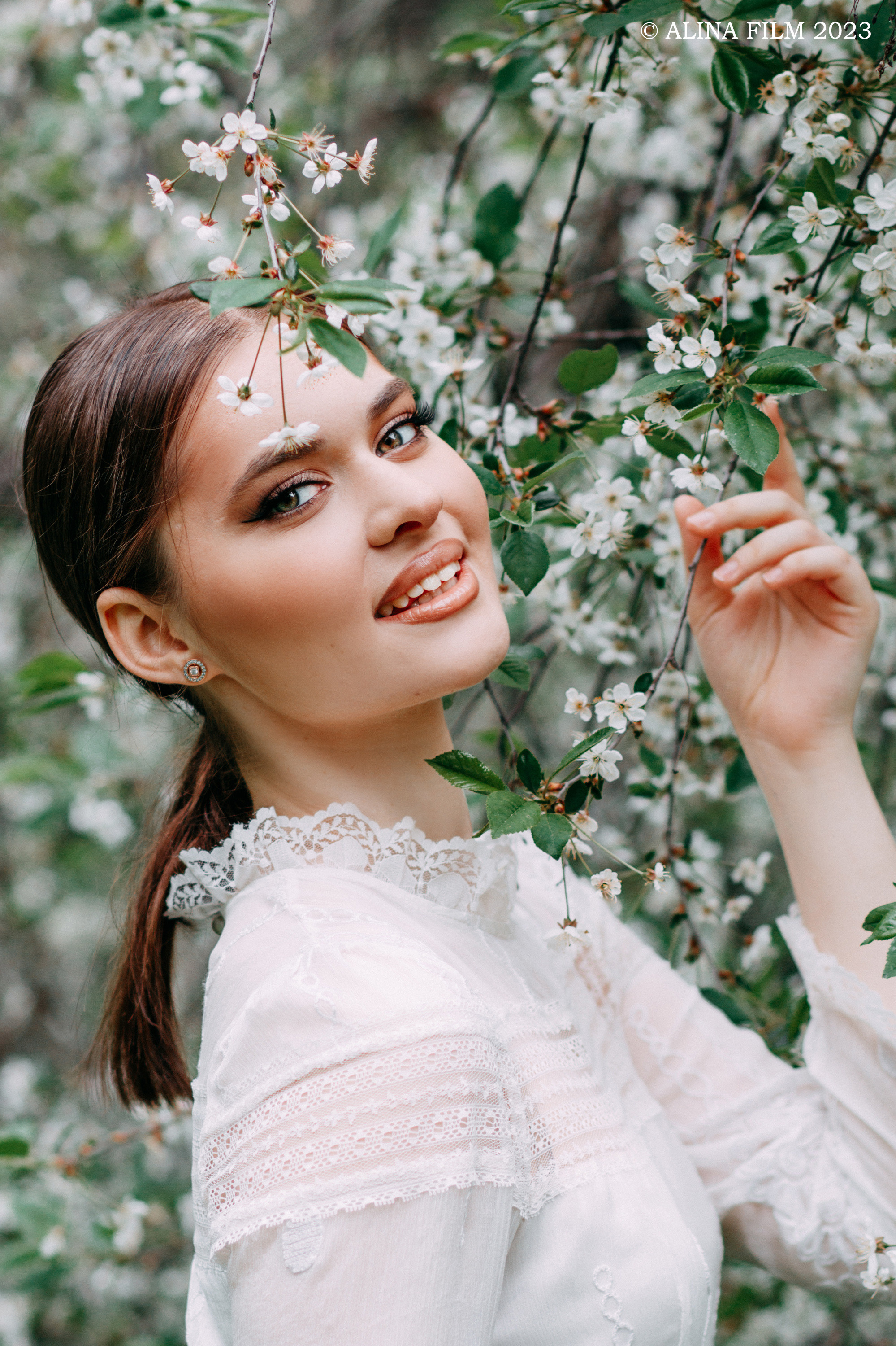 Фотосессия в цветении (вишня). Фотограф в Санкт-Петербурге Alina Film
