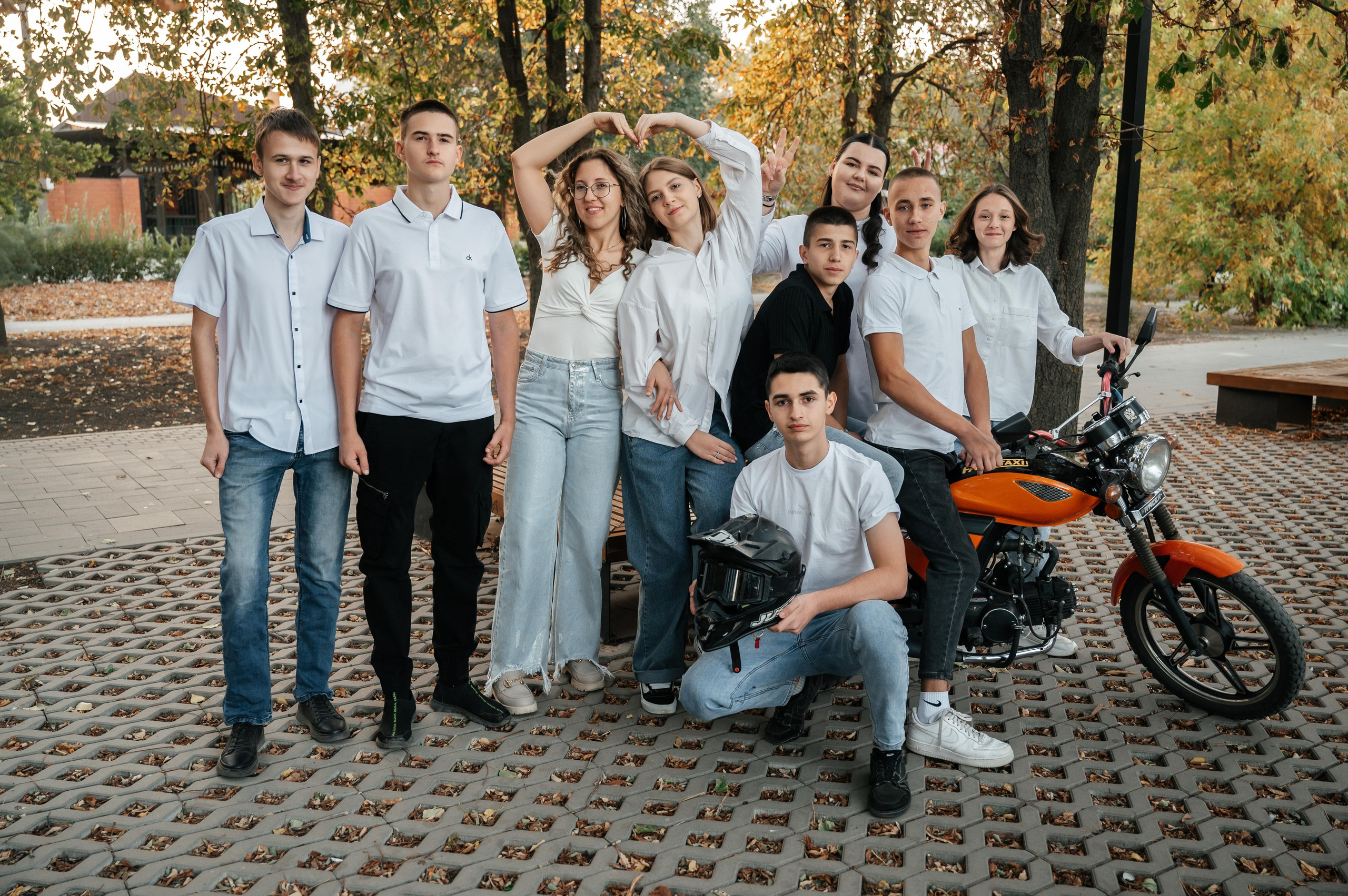 Школьная съёмка улица лайф. Фотограф Алёна Мил