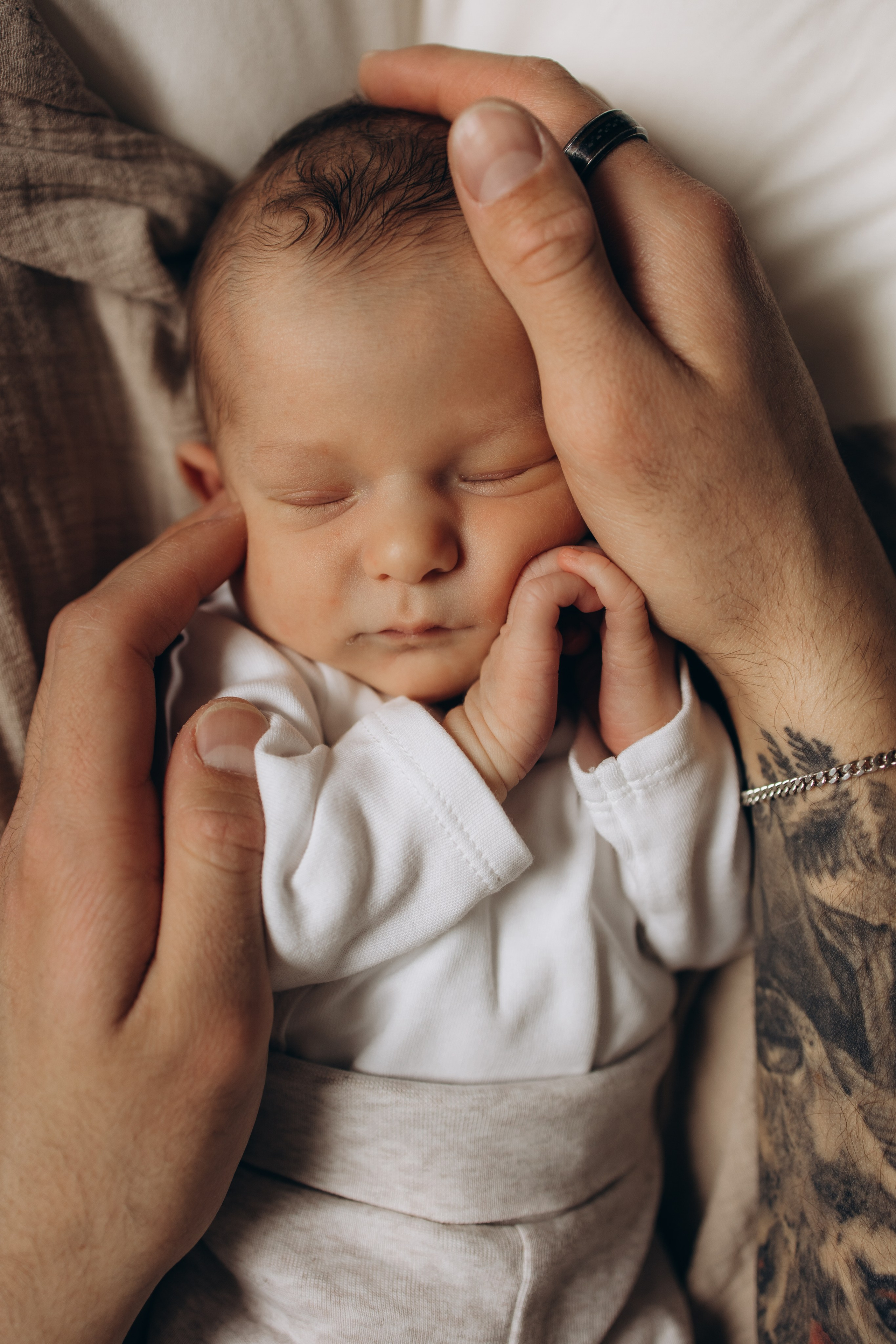 Newborn-Shooting zu Hause. Fotografin in Erlangen, Nürnberg und Umgebung