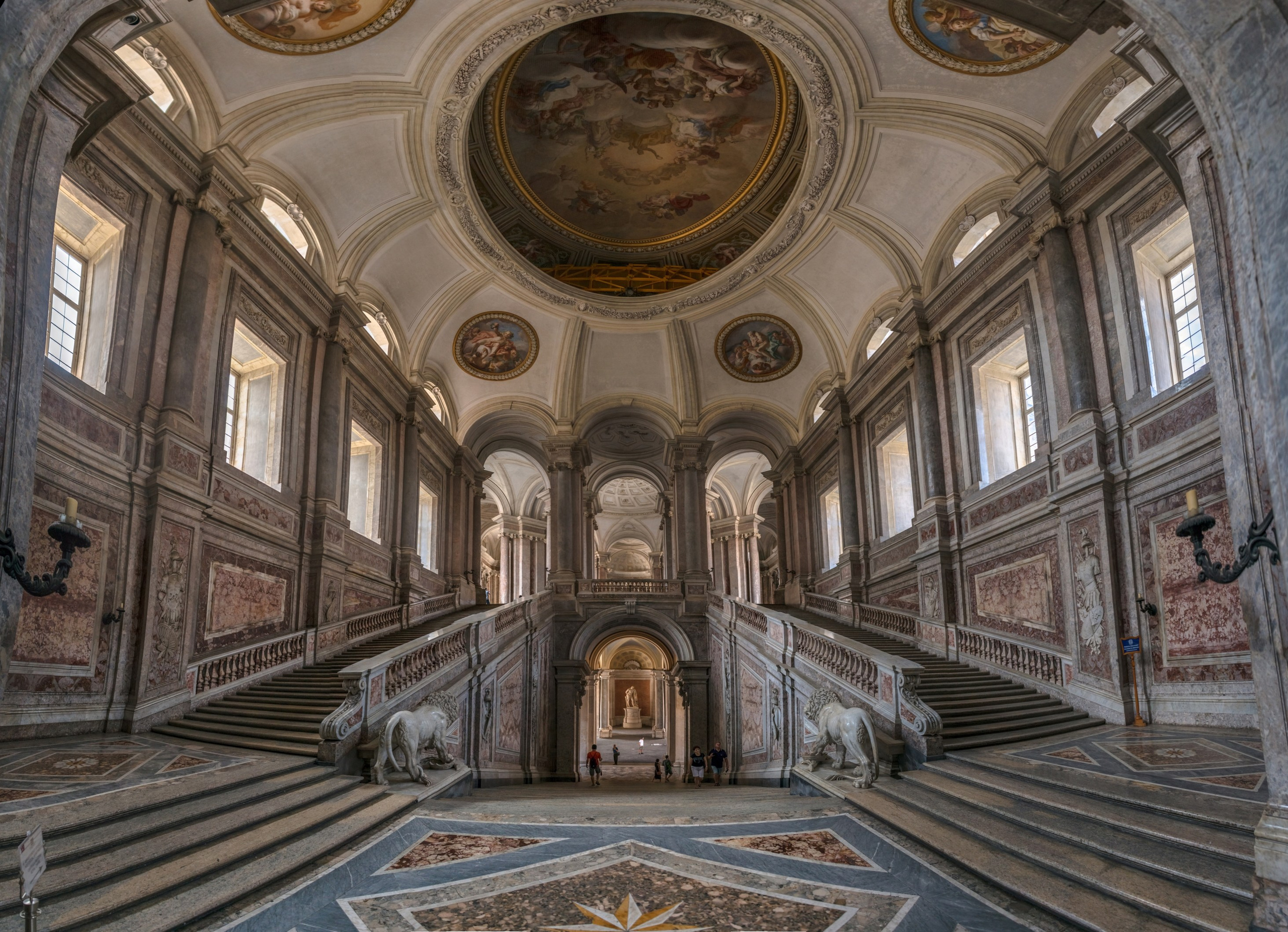 Италия Кампания Казерта. Фотограф Лара Кучина