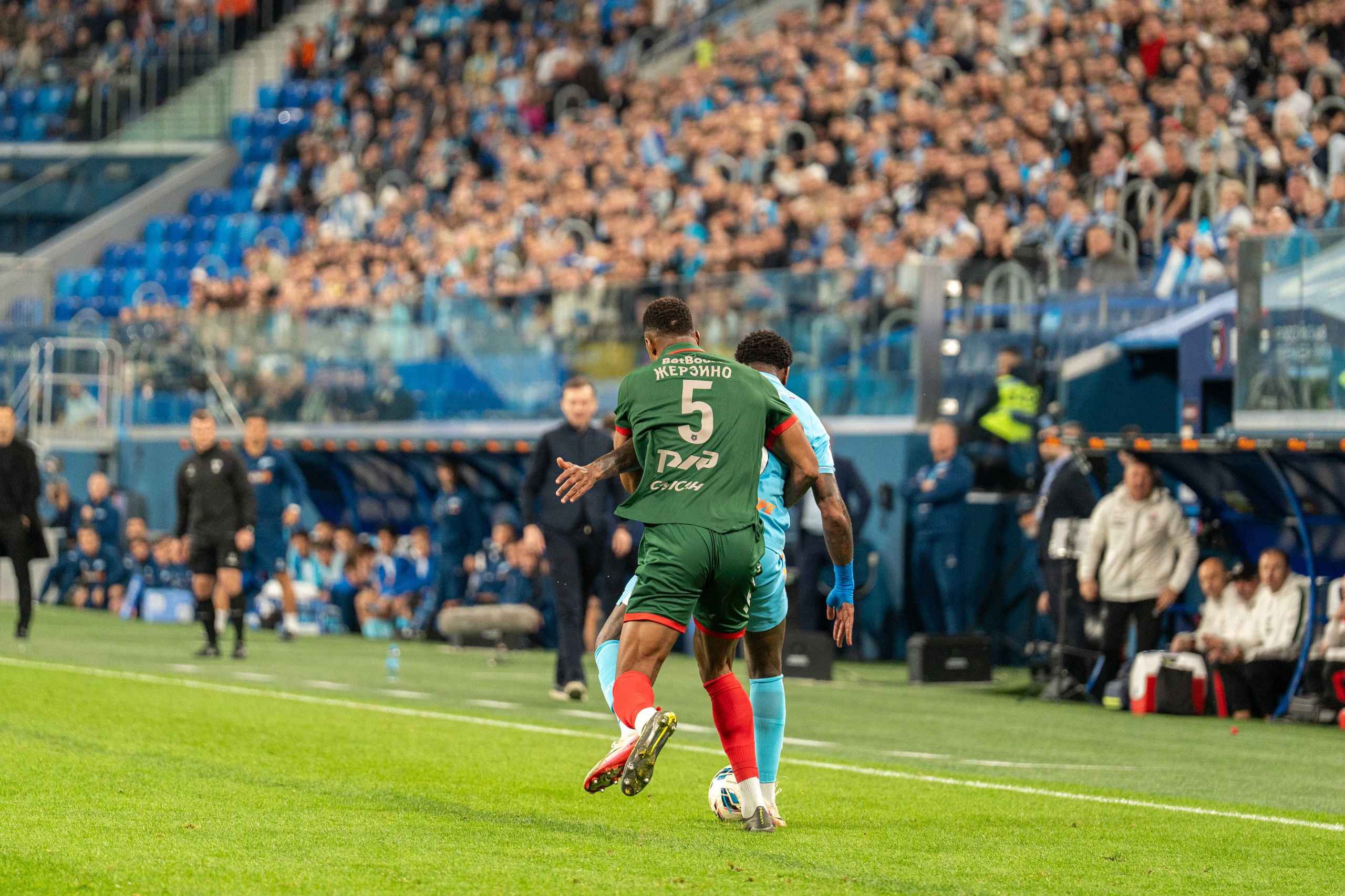 Зенит — Локомотив: фотогалерея 14-го тура РПЛ на Газпром Арене | Антон Гауф. Спортивный фотограф в Санкт-Петербурге | Антон Гауф