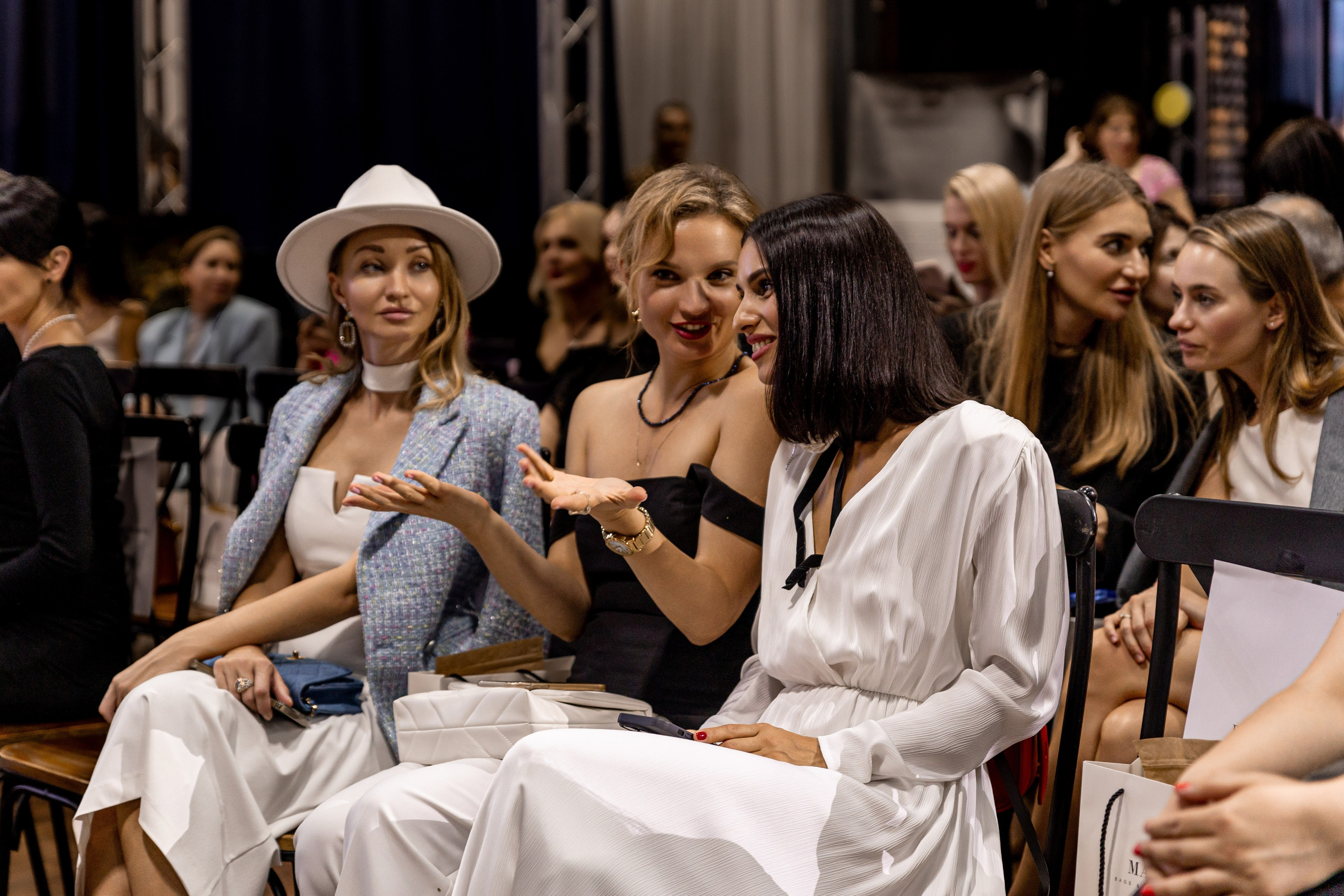 Модное шоу «Fashion V»