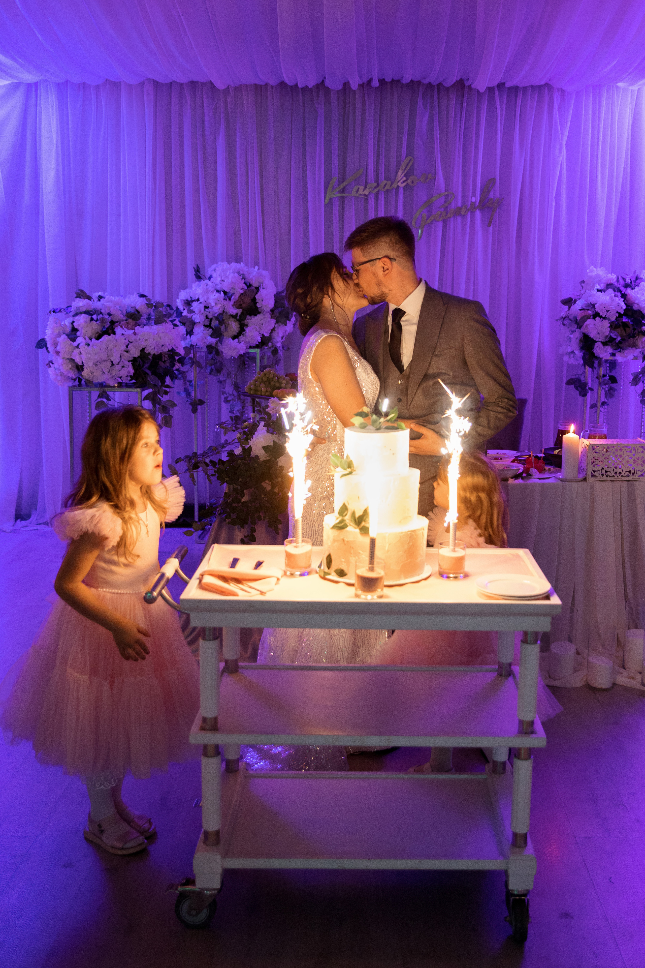 Свадебная фотосессия в апартаментах в центре спб. Свадебный фотограф в Санкт-Петербурге Никита Кузякин