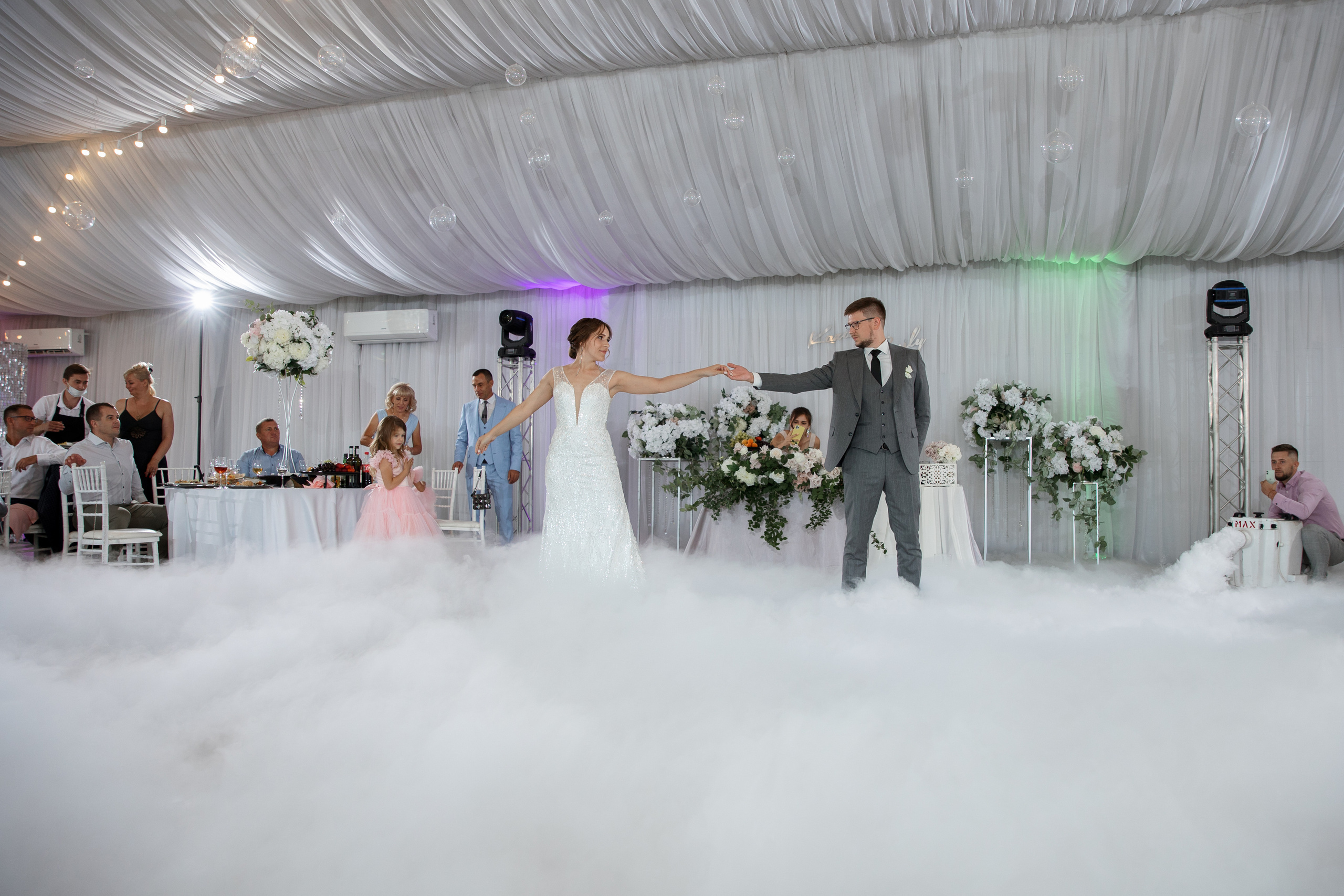 Свадебная фотосессия в апартаментах в центре спб. Свадебный фотограф в Санкт-Петербурге Никита Кузякин