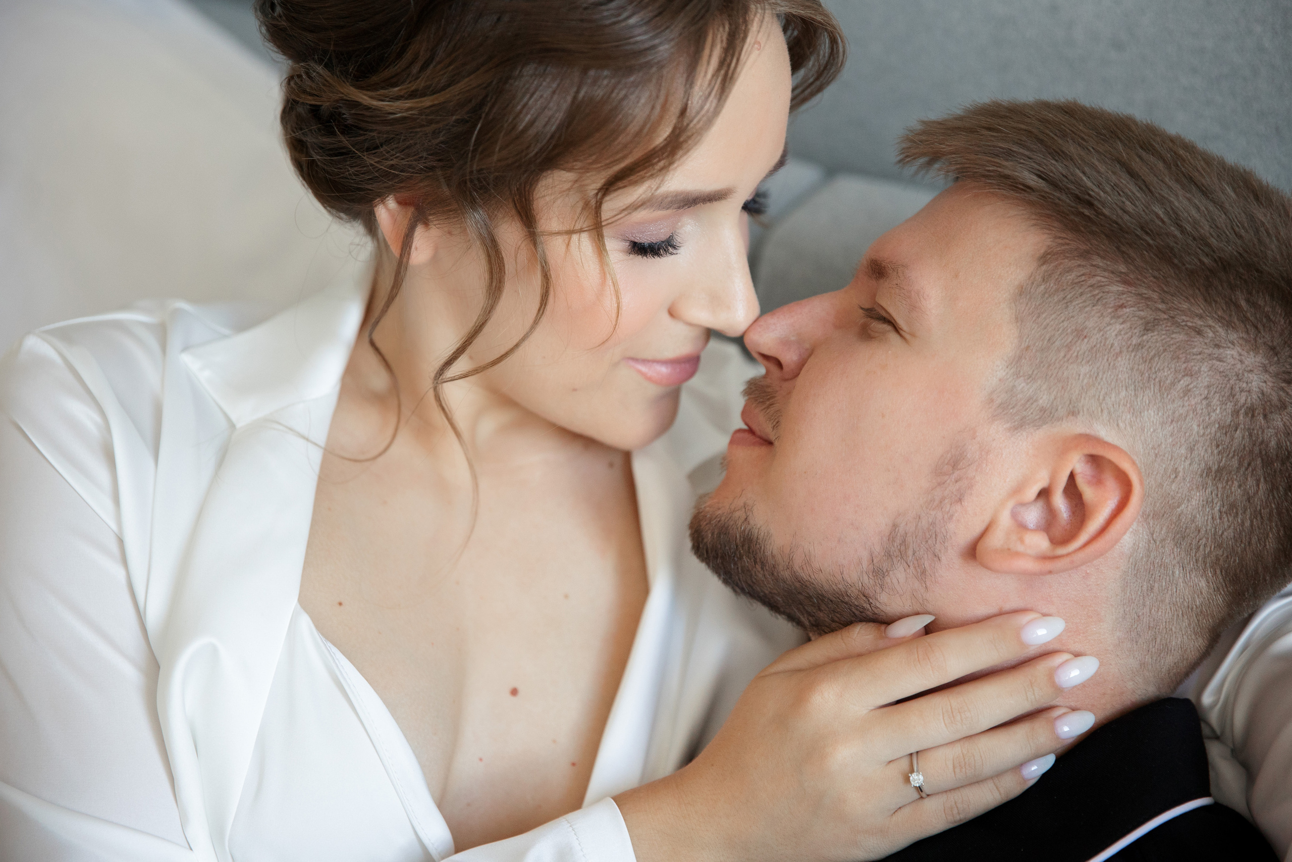 Свадебная фотосессия в апартаментах в центре спб. Свадебный фотограф в Санкт-Петербурге Никита Кузякин