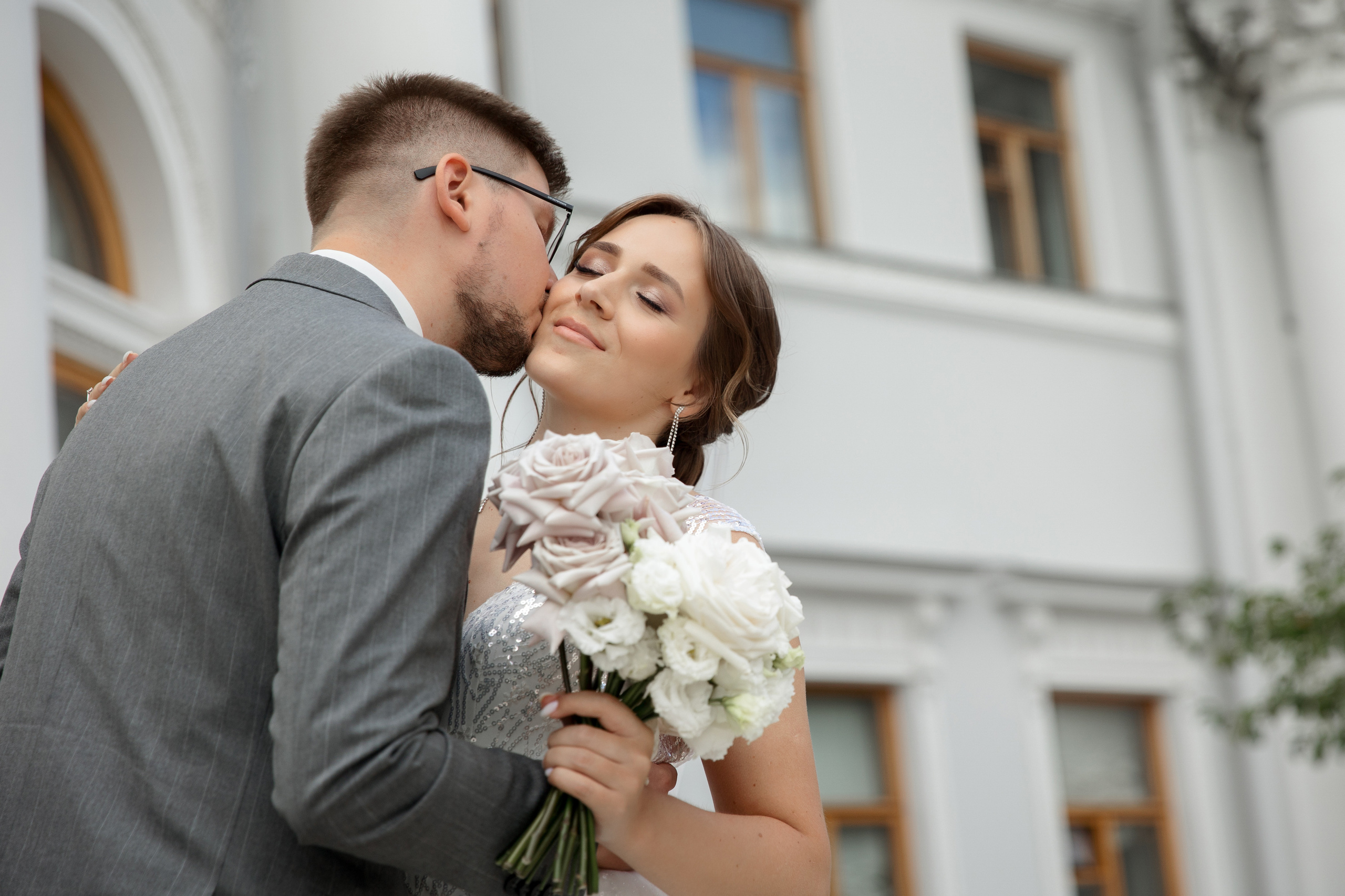 Свадебная фотосессия в апартаментах в центре спб. Свадебный фотограф в Санкт-Петербурге Никита Кузякин