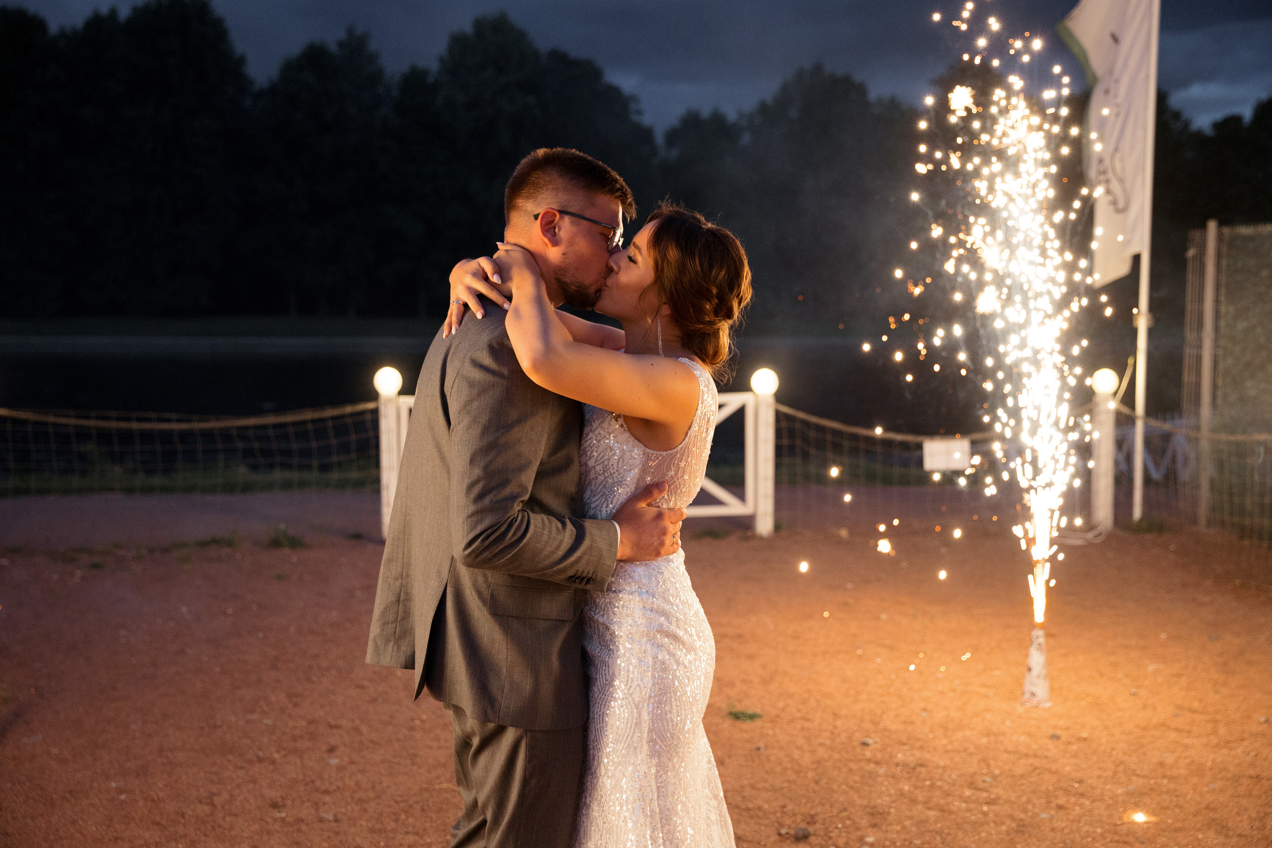 Свадебная фотосессия в апартаментах в центре спб. Свадебный фотограф в Санкт-Петербурге Никита Кузякин