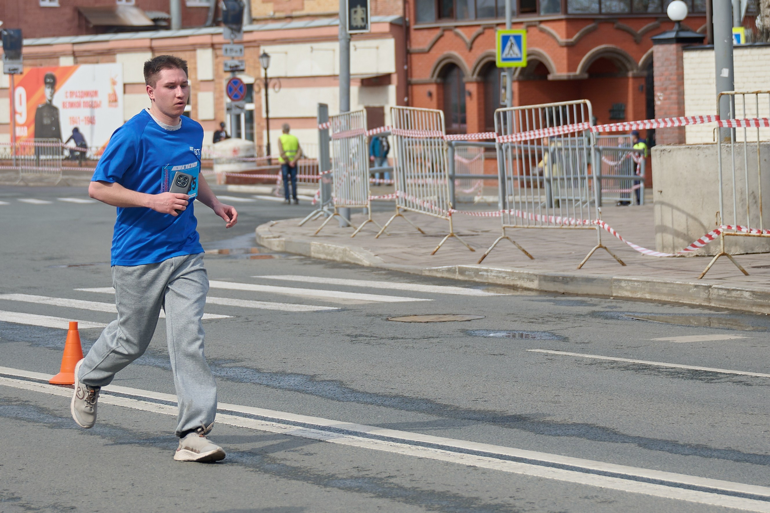 Самарский космический полумарафон 2026 (с командой ВТБ). Фотограф в Самаре