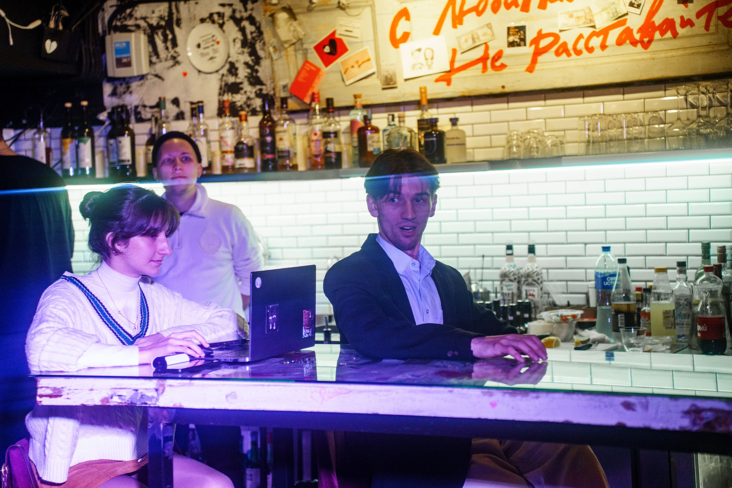 Проект «Поэзия за Углом». Театральная постановка. Бар разбитых сердец. Концертный и репортажный фотограф в Санкт-Петербурге Слава Пахомов