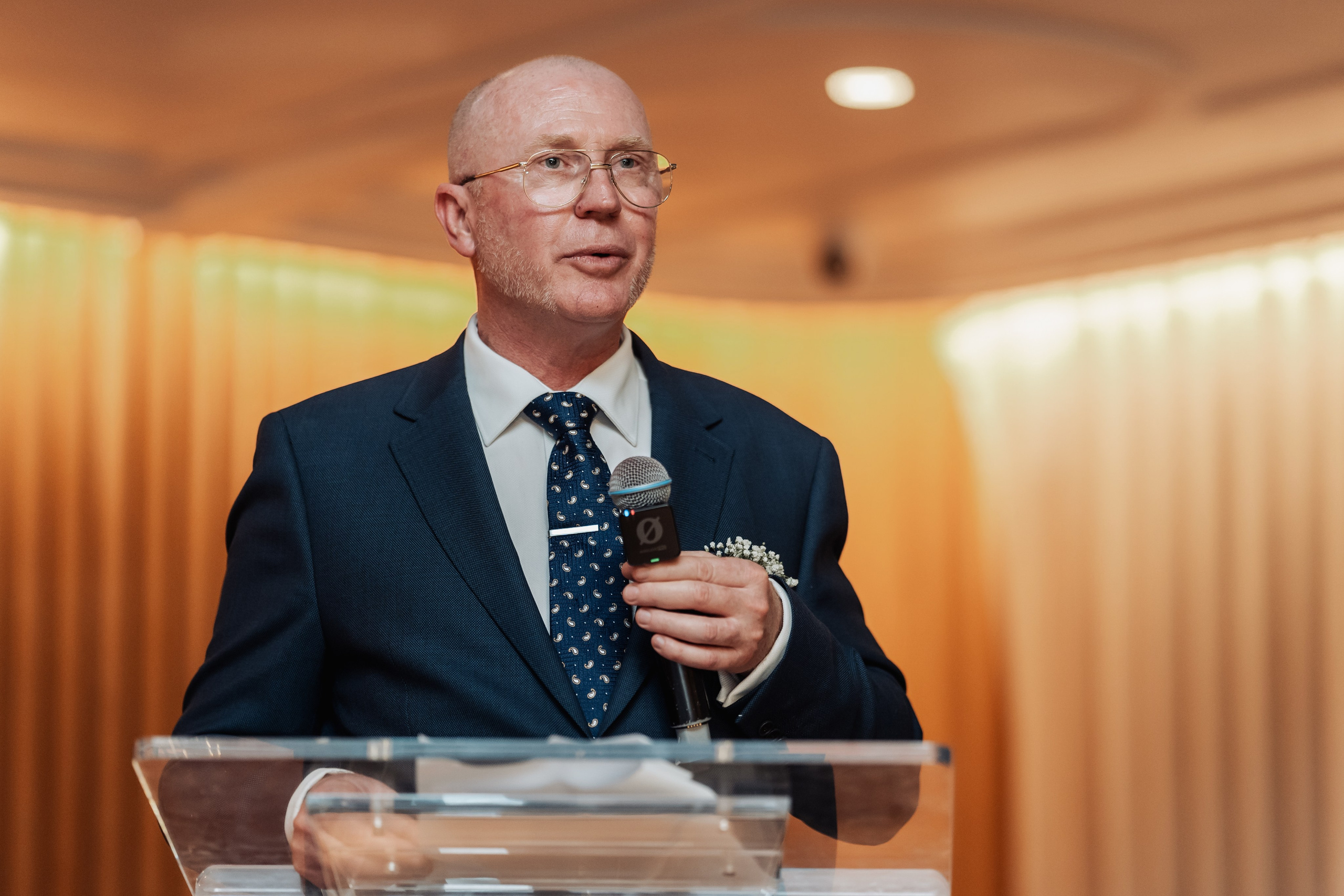 …Sweet embrace. Golden Moments Editing — We do Wedding’s Retouch and Video Editing