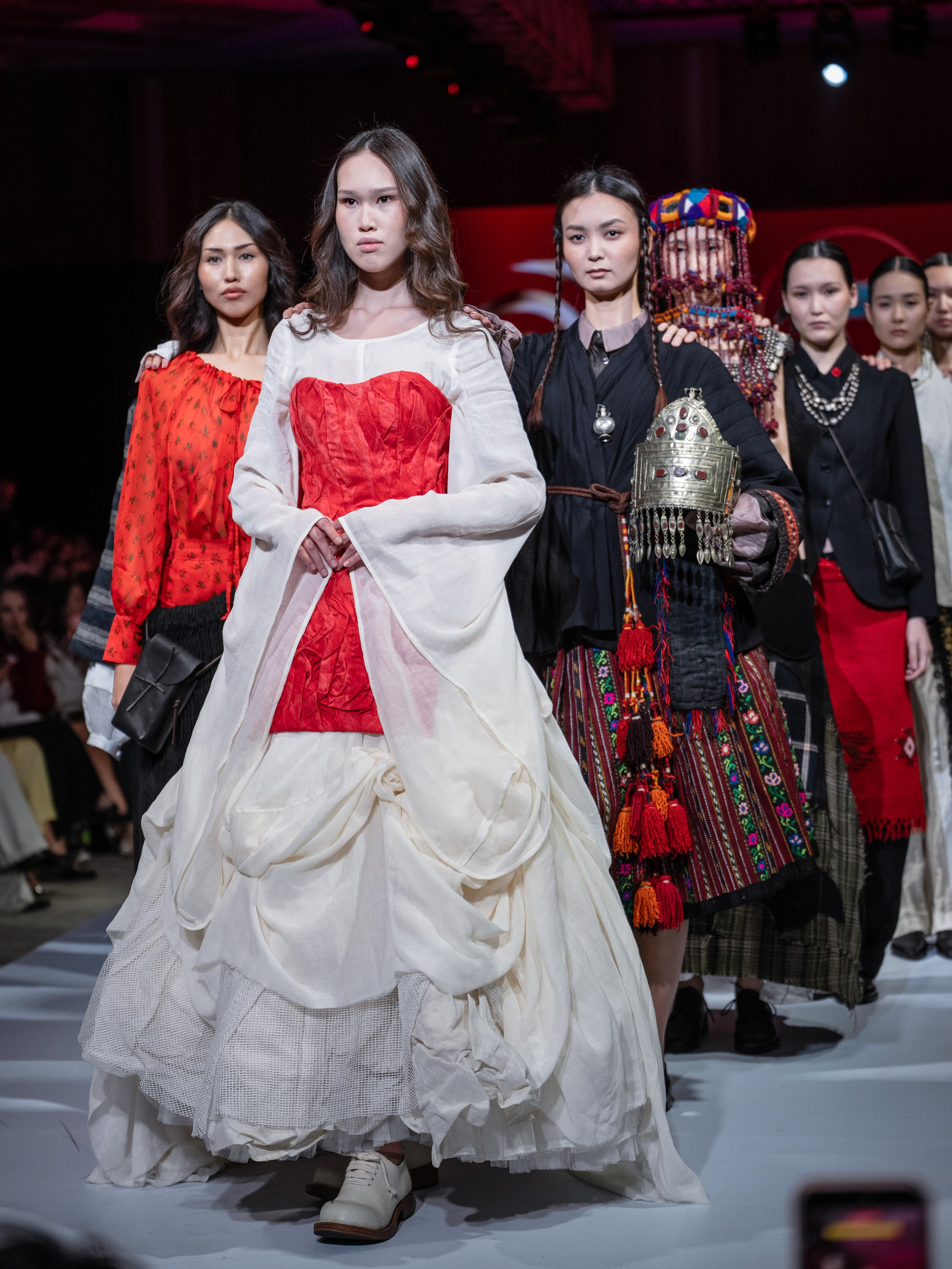 EURASIAN FASHION WEEK Reberth. Сайт Алматинского НЮ АРТ, будуар и фэшн фотографа Дениса Карпенко