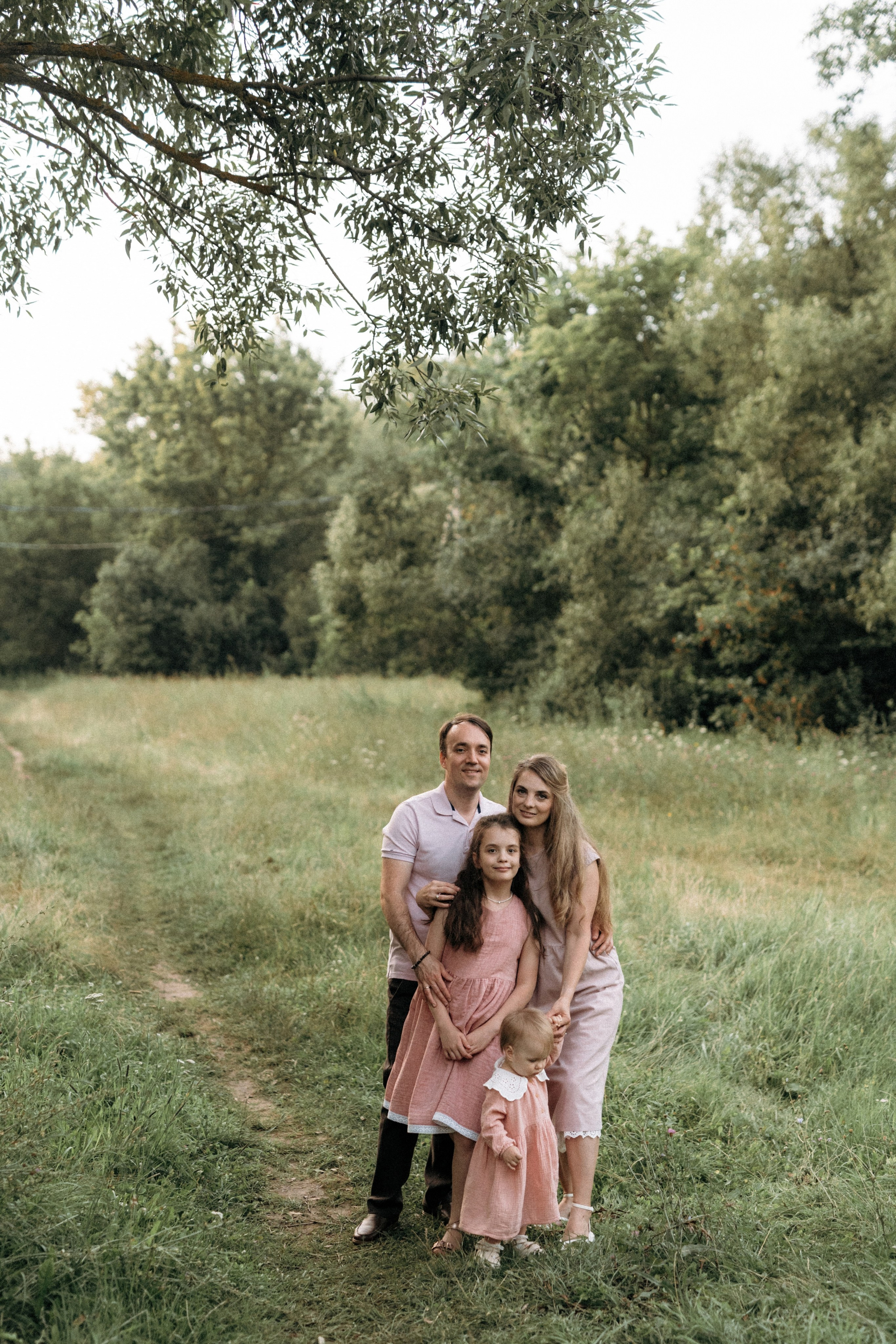 Семейная фотосессия на берегу реки для Миши, Тани, Сони и Таи. Свадебный фотограф в Тамбове Павел Четвертков