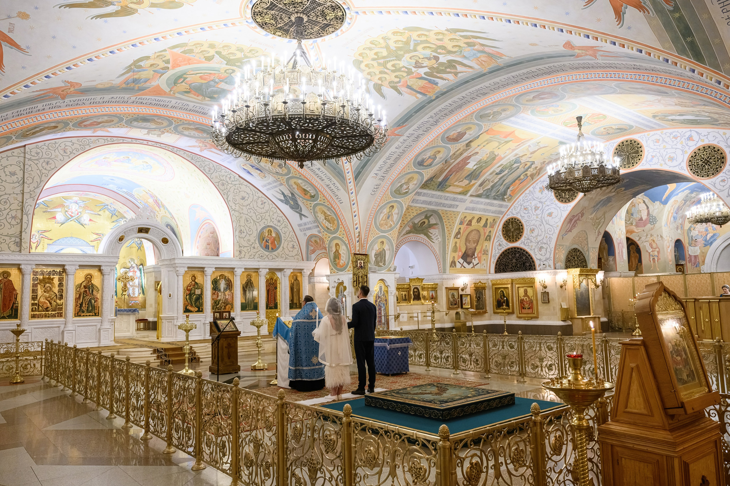 Свадьба Венчание Храм Христа Спасителя. Свадебный фотограф Москва Юрий Кульман