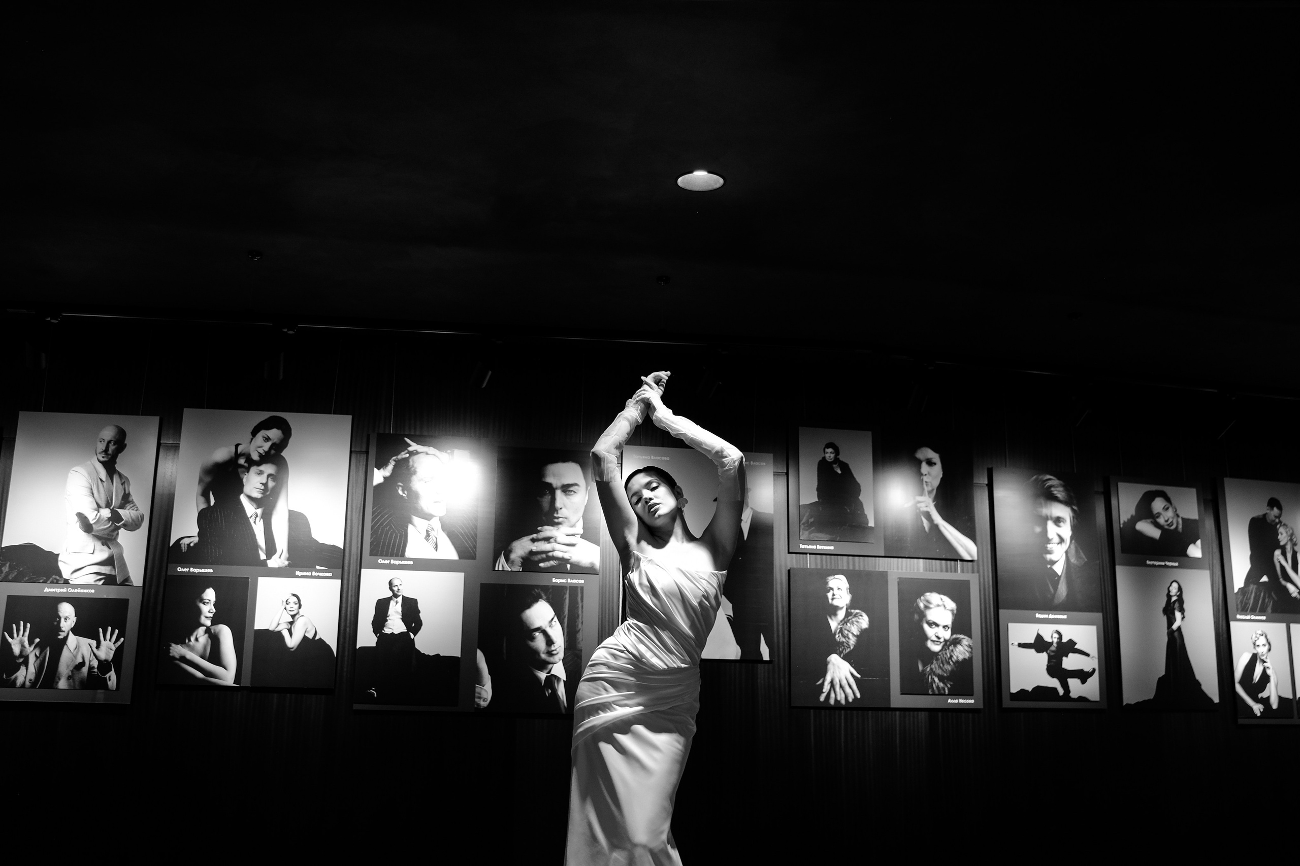 Свадебная фотосессия в театре драмы имени Наума Орлова. Свадебный фотограф в Челябинске Сырчикова Наталья