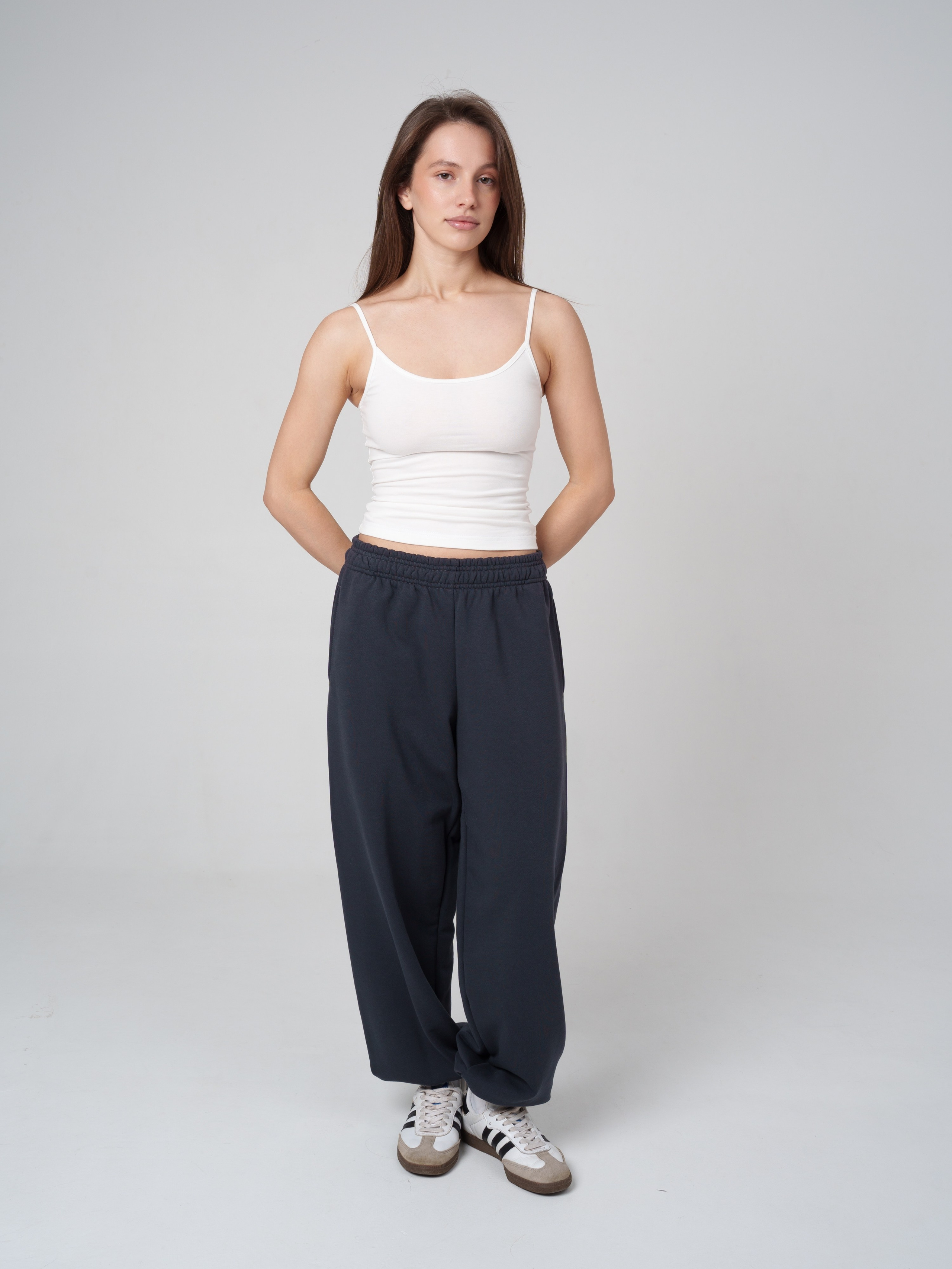 Топы на сером фоне. Иван Упоров — фотограф, рилсмейкер чебоксары