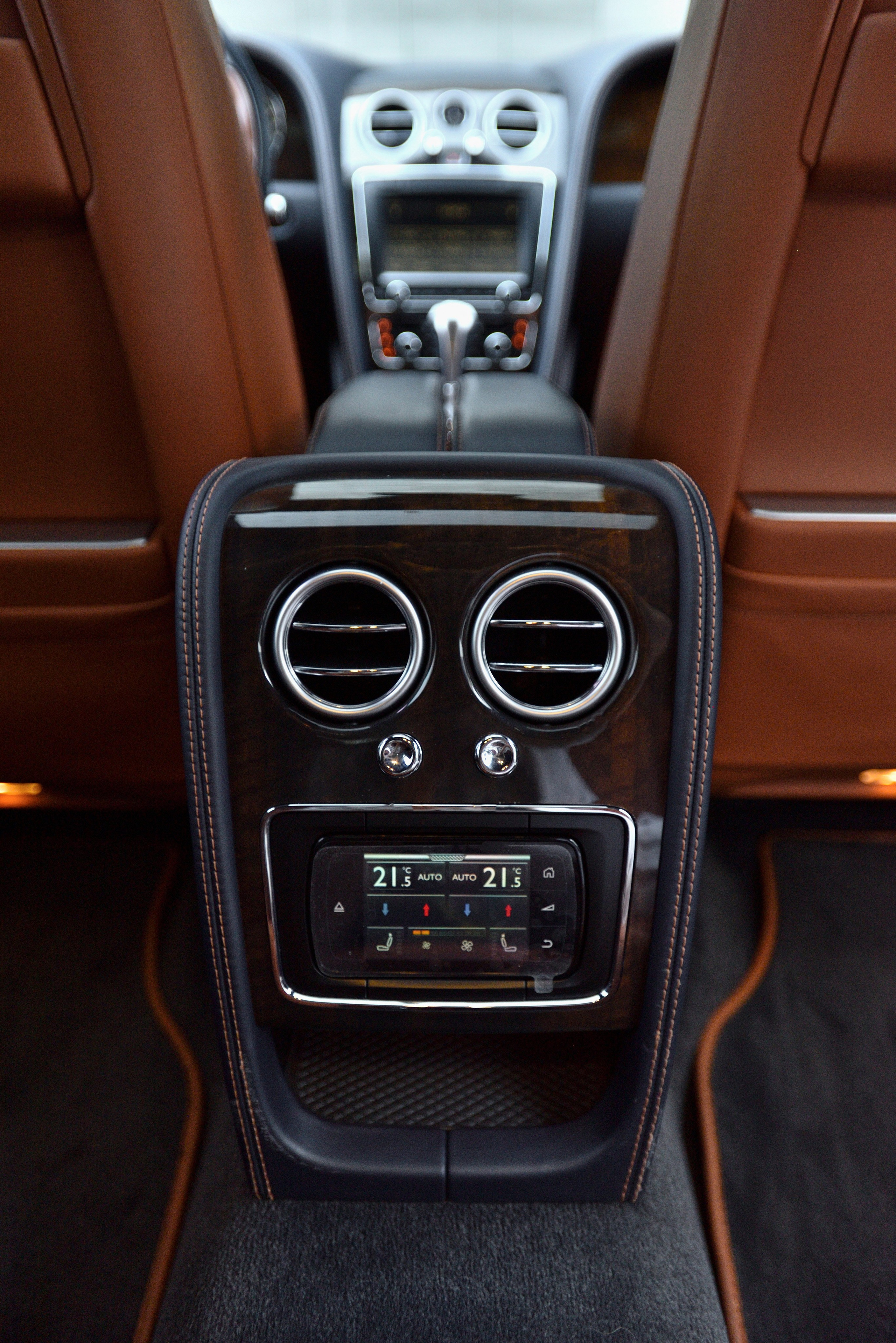 Bentle Continental GT 6.0. Автомобильный и интерьерный фотограф в Минске Александр Тагаев