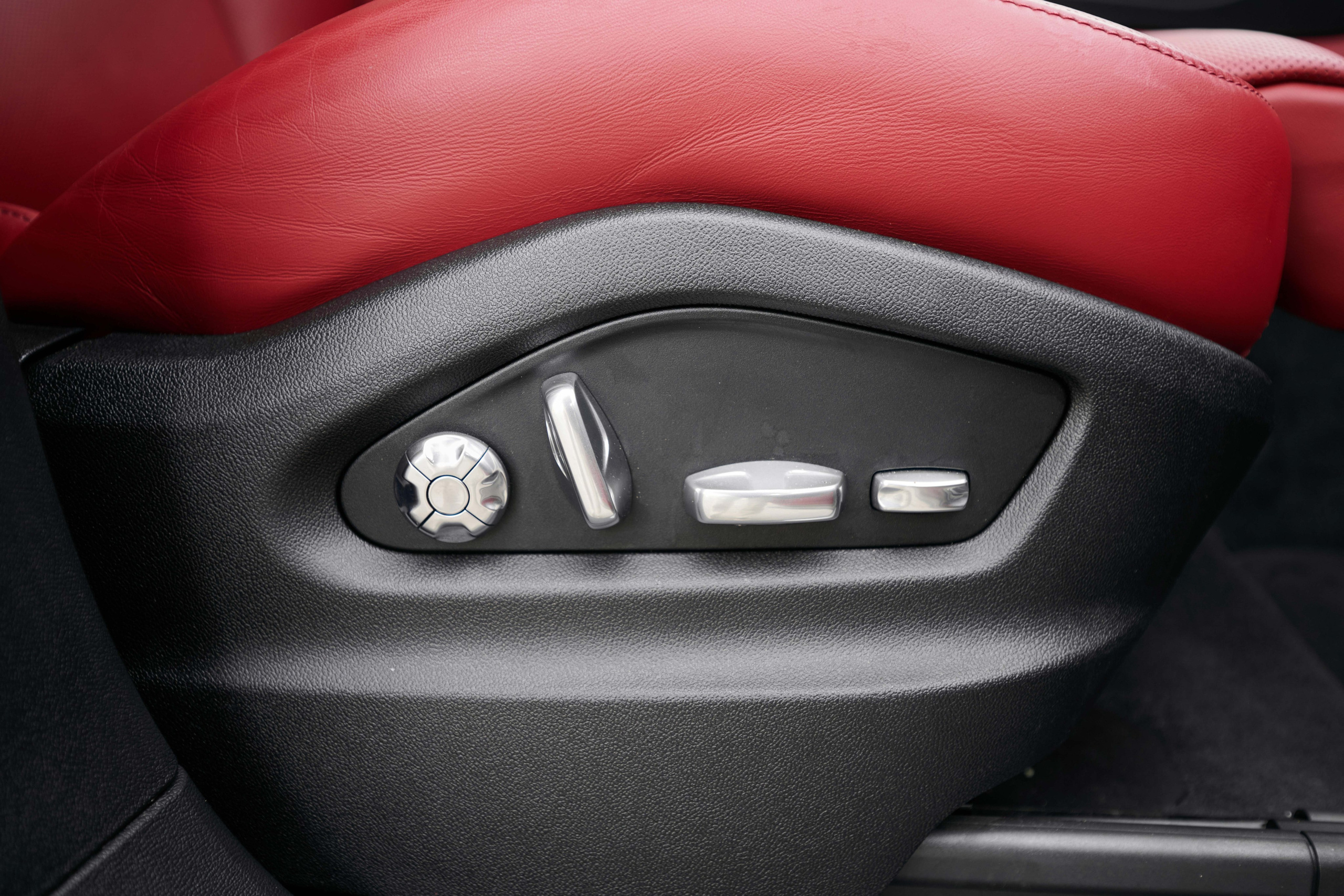 Porsche Cayenne. Автомобильный и интерьерный фотограф в Минске Александр Тагаев