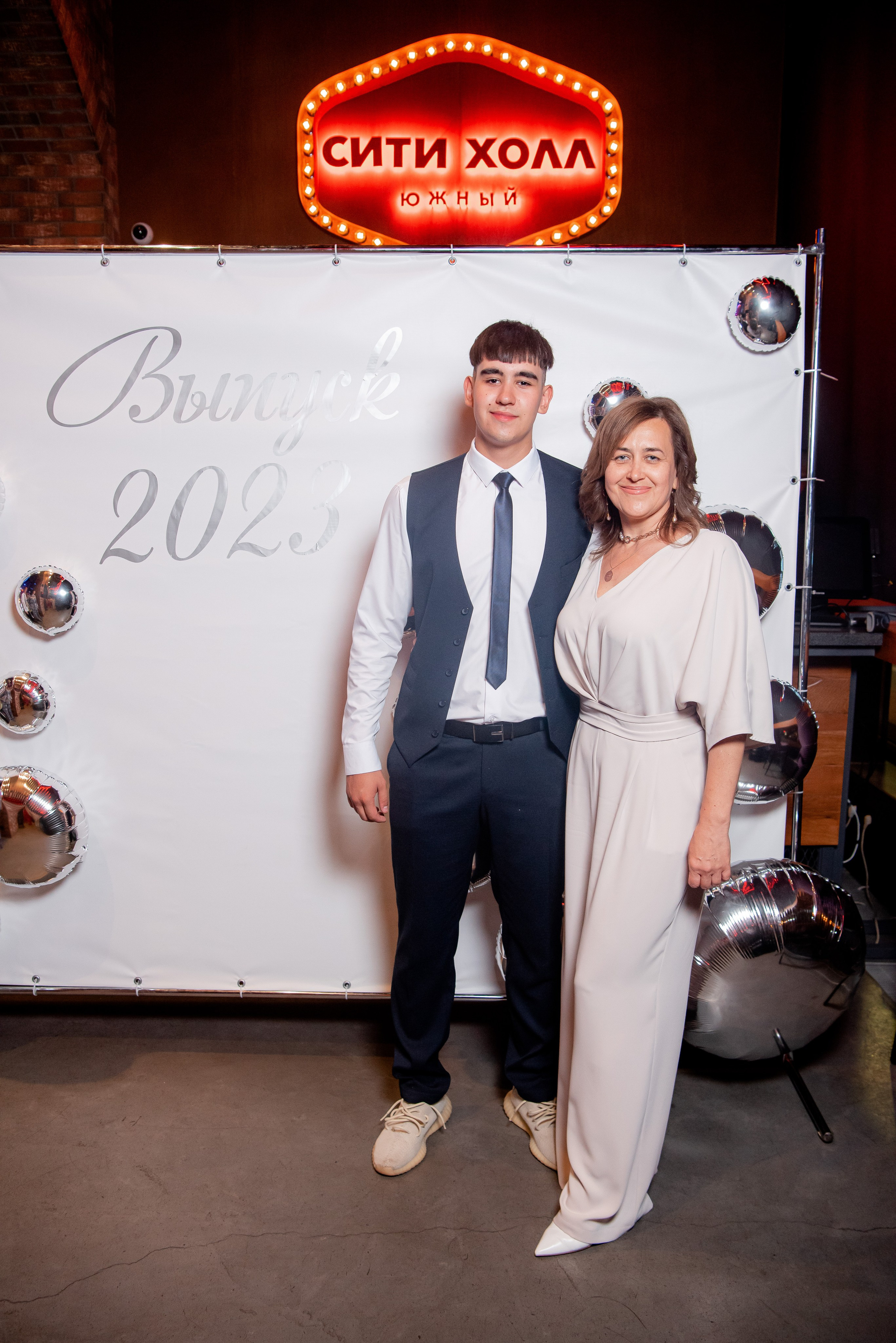 140 Школа. Вручение и Банкет. Сити Холл. Фотограф в Волгограде и Волжском Александр Горбань