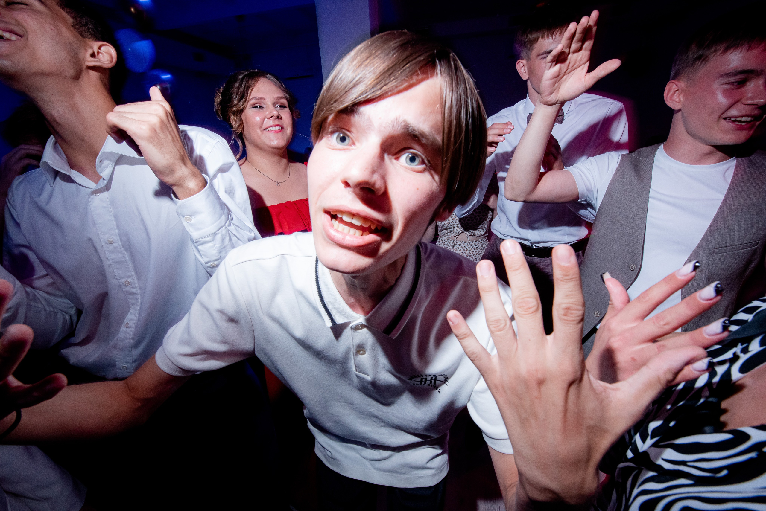 30 Школа. Вручение и Банкет. ДК Юбилейный и Банхоф. Фотограф в Волгограде и Волжском Александр Горбань