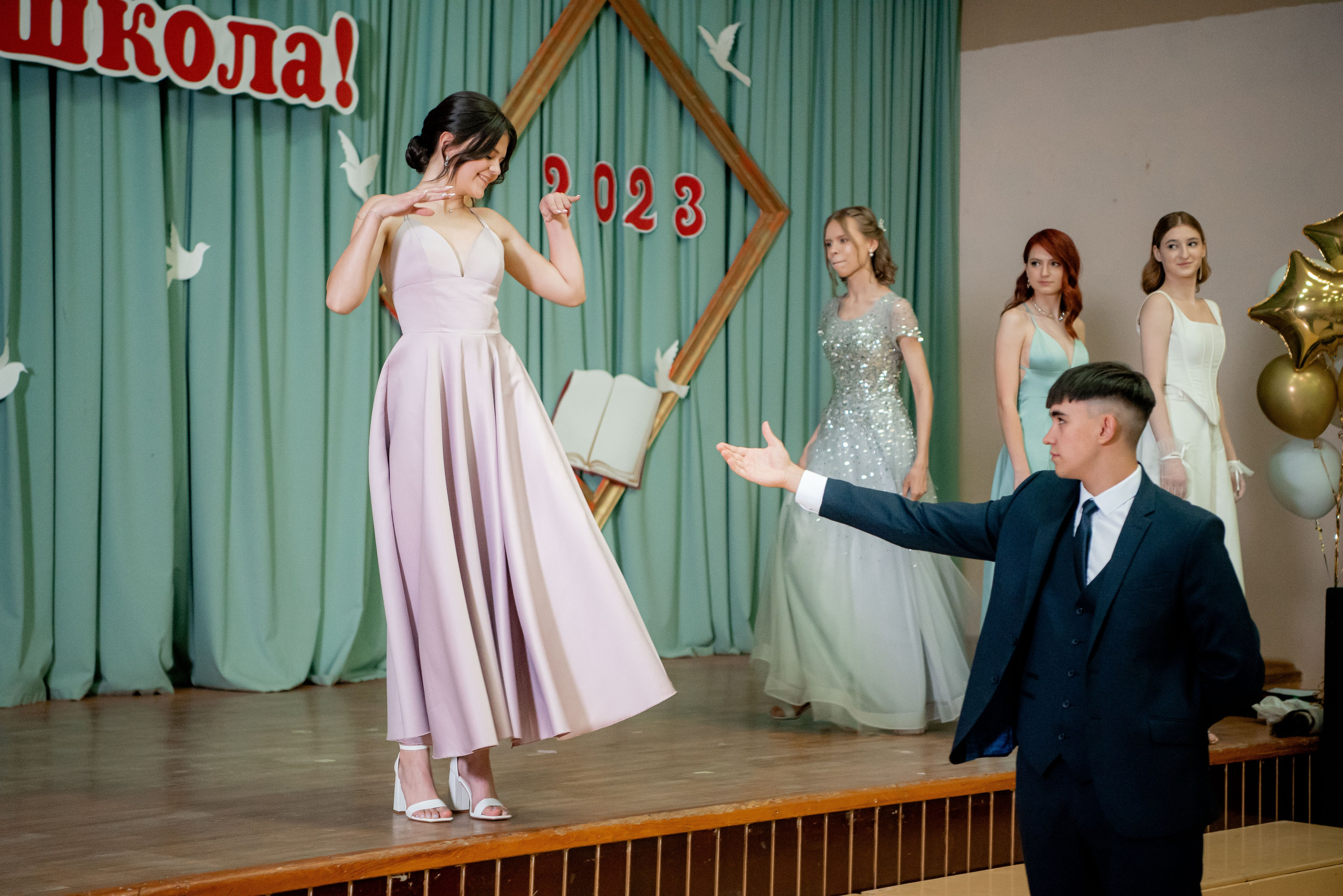 140 Школа. Вручение и Банкет. Сити Холл. Фотограф в Волгограде и Волжском Александр Горбань