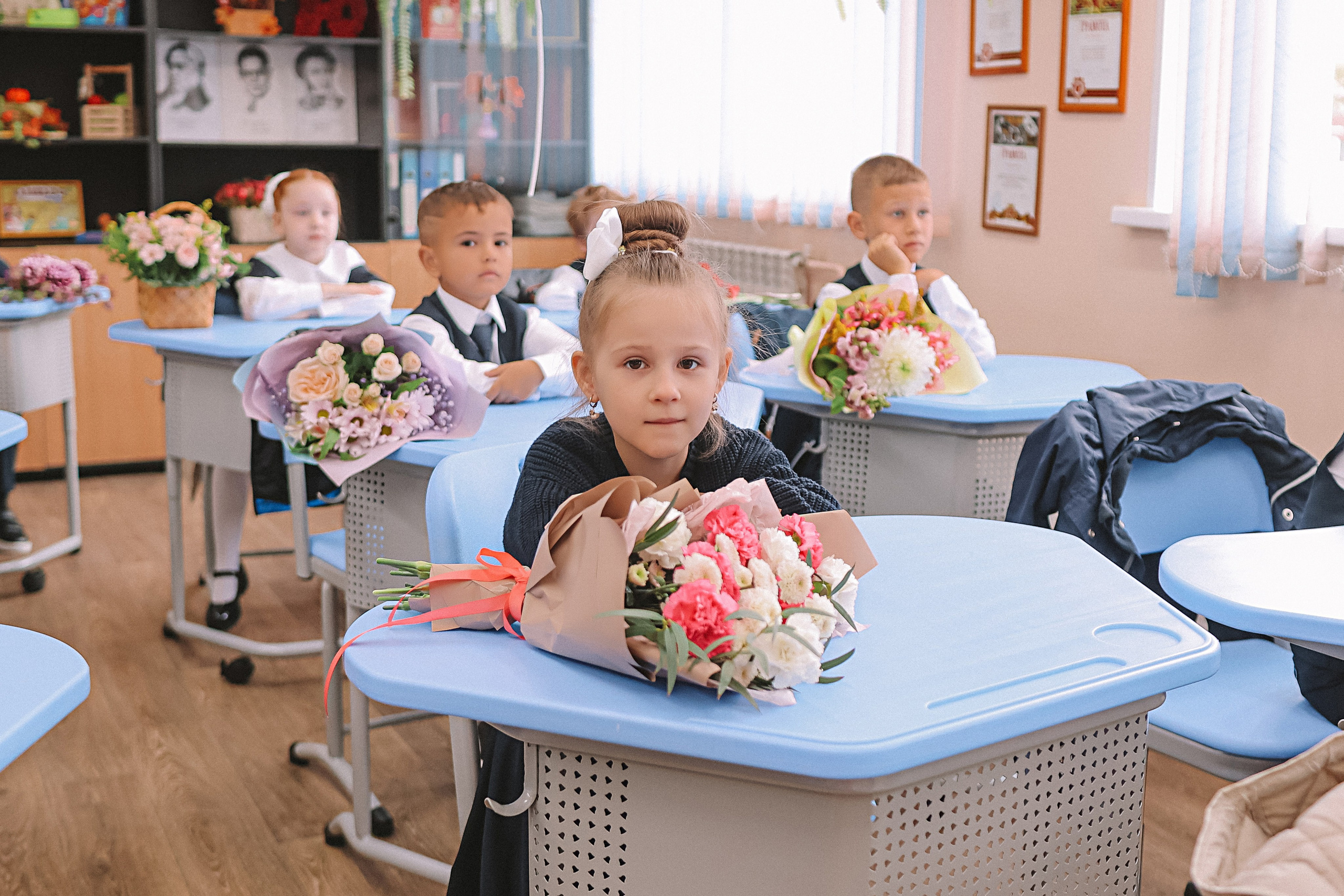 1 сентября линейка+кл час+портреты. Семейный фотограф Тюмень, фотограф на роды Салмина Мария