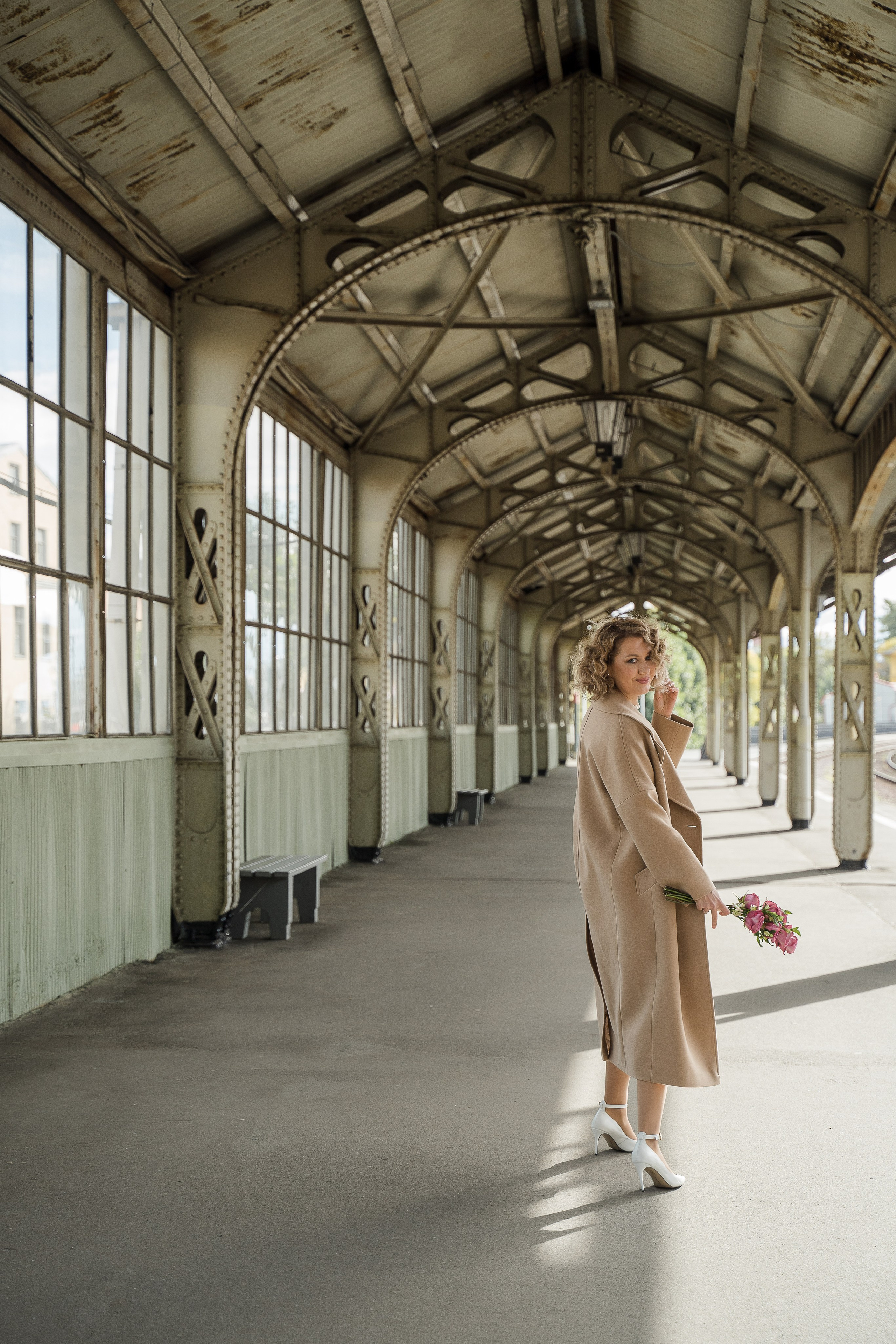 Свадебная фотосессия на Витебском вокзале. Свадебный и семейный фотограф в Пушкине и Санкт-Петербурге Мария Филиппова