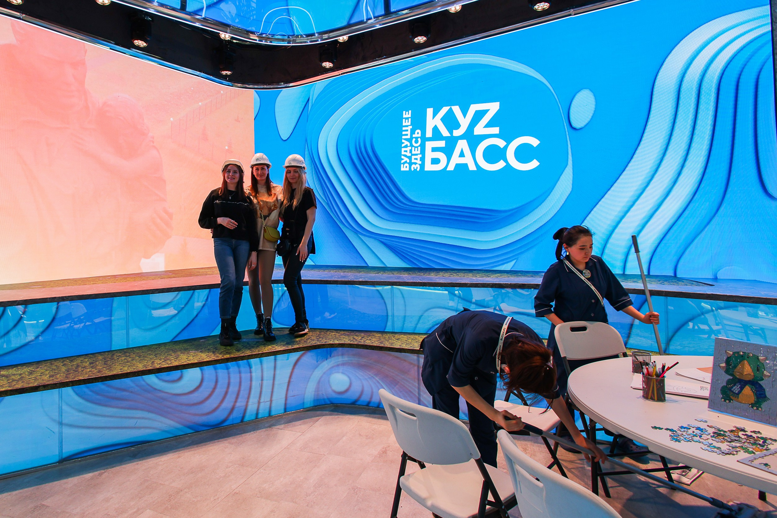 Выставка «Россия». Репортажный, архитектурный, театральный и файн-арт фотограф Лена Мельникова в Москве