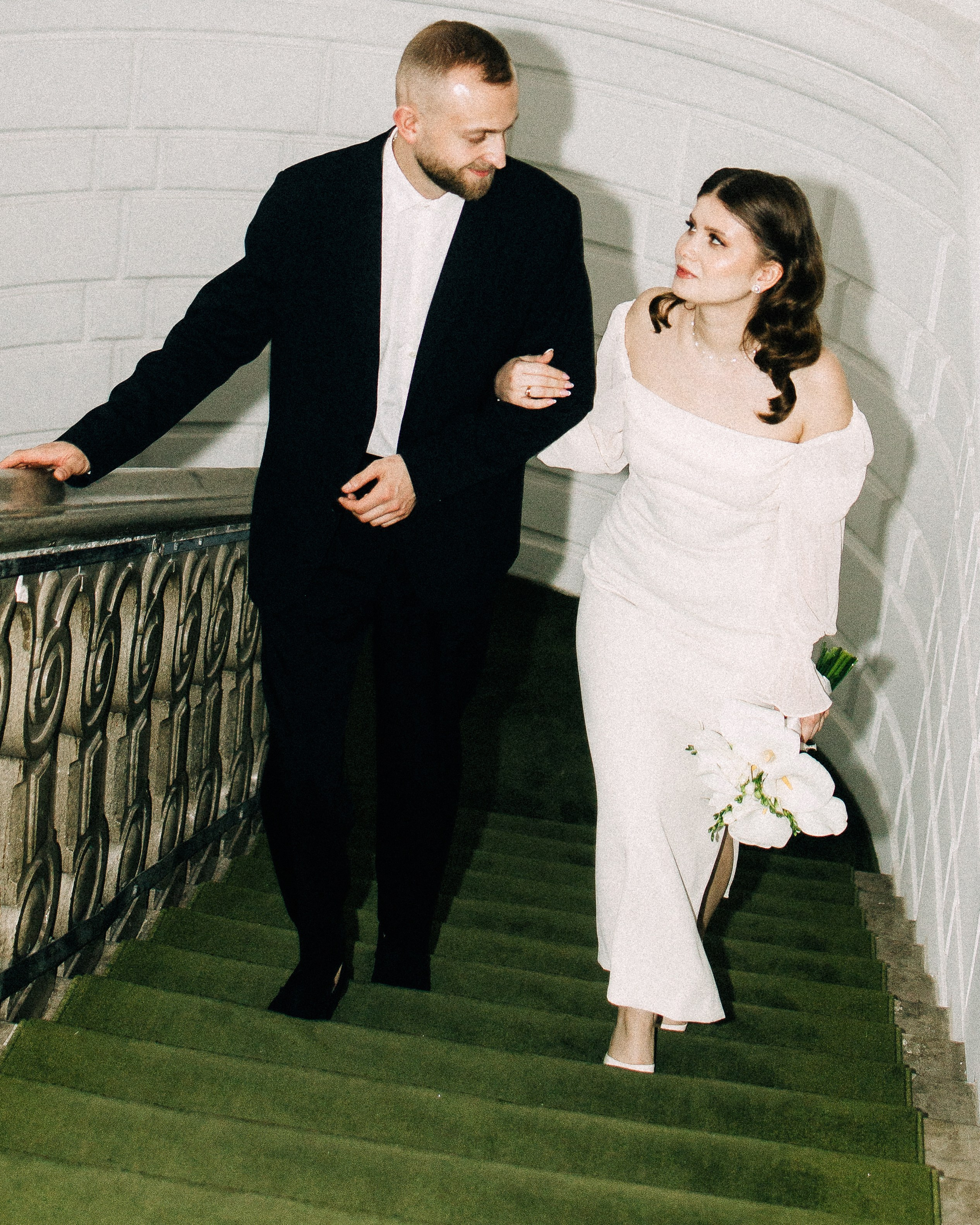 Владимир и Катя, встреча в отеле и роспись в особняке Спиридонова. Свадебный и портретный фотограф в Москве Кристина Золотова