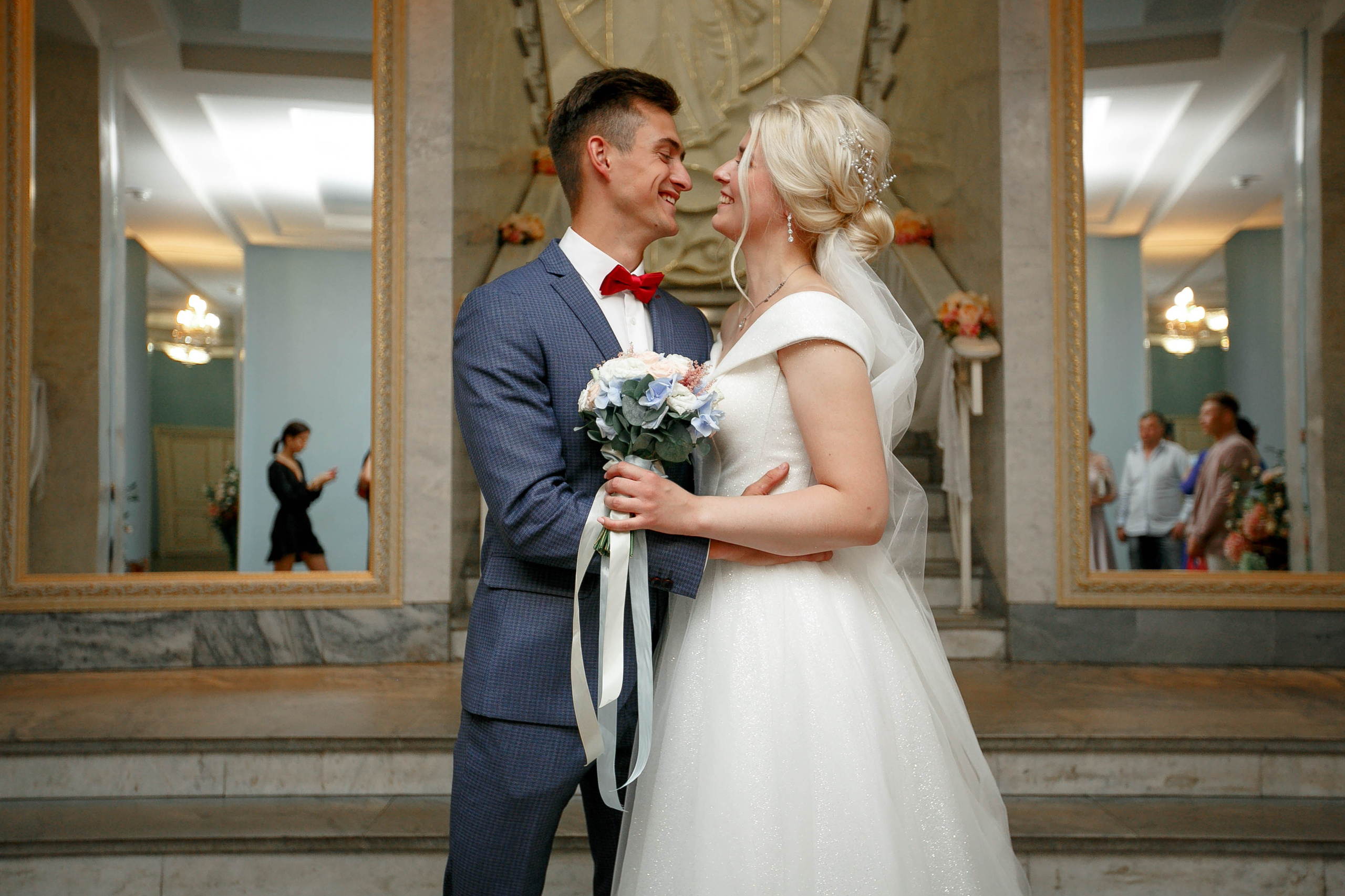 Загс и фотопрогулка. Ваш репортажный фотограф Артемий Антонов