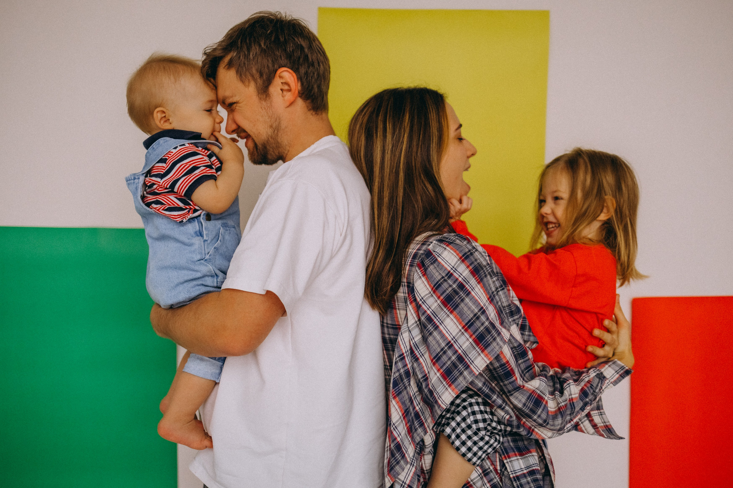 Василя, Леша, Полина, Тема. Главная