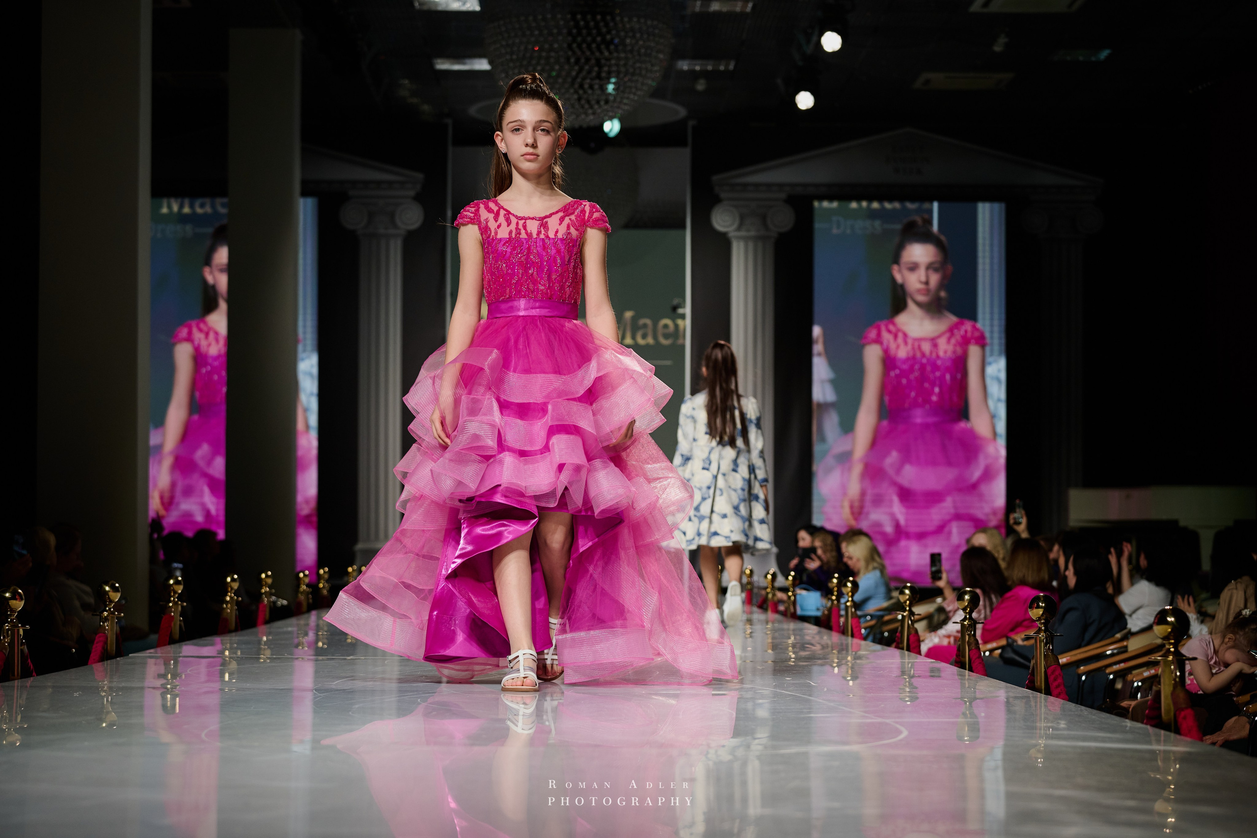 ESTET FASHION WEEK ВЕСНА — 2025. Фотограф Роман Адлер