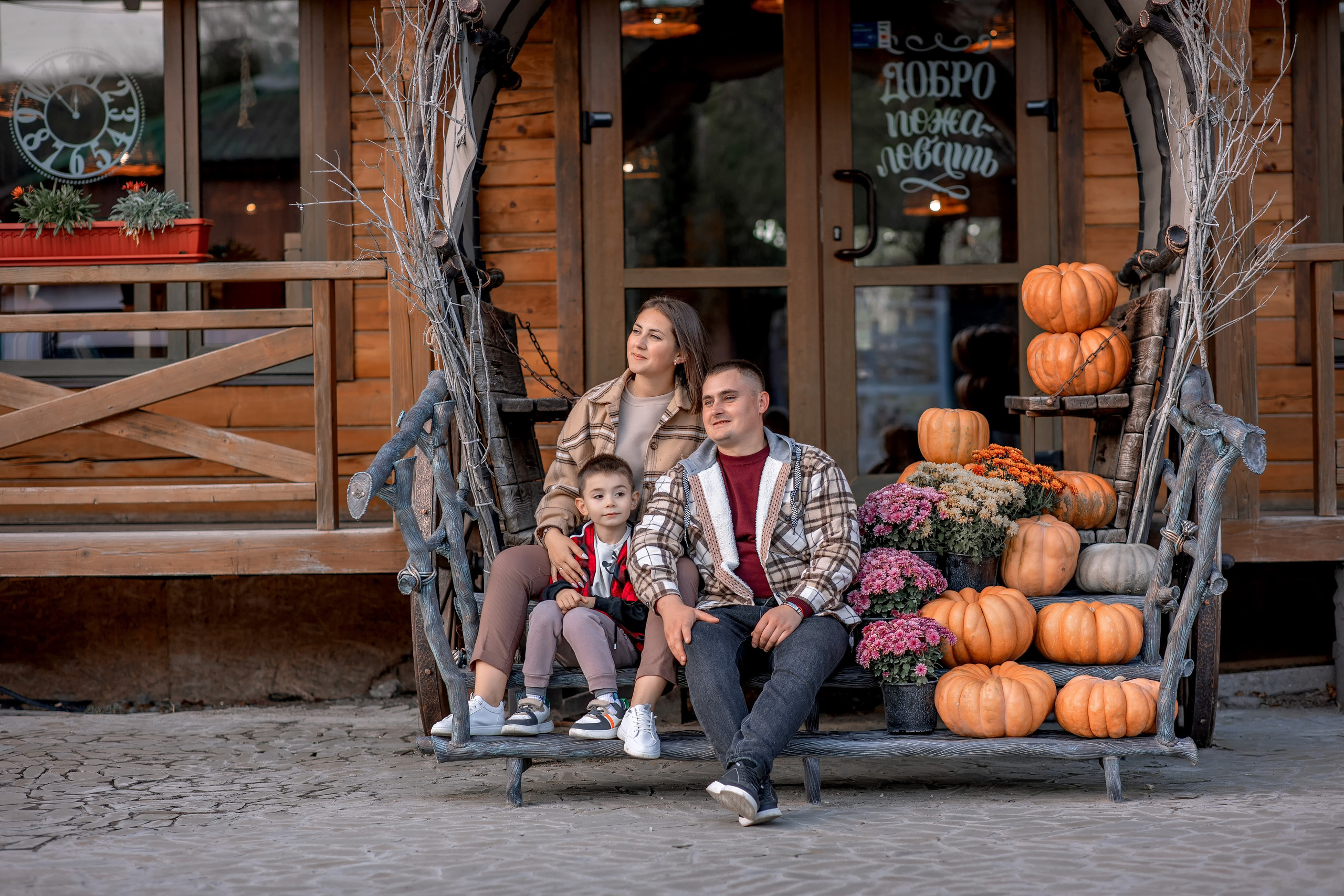 Выездная семейная фотосессия. Фотограф-стилист Крым Прокат одежды в Крыму. Фотосессии в Крыму