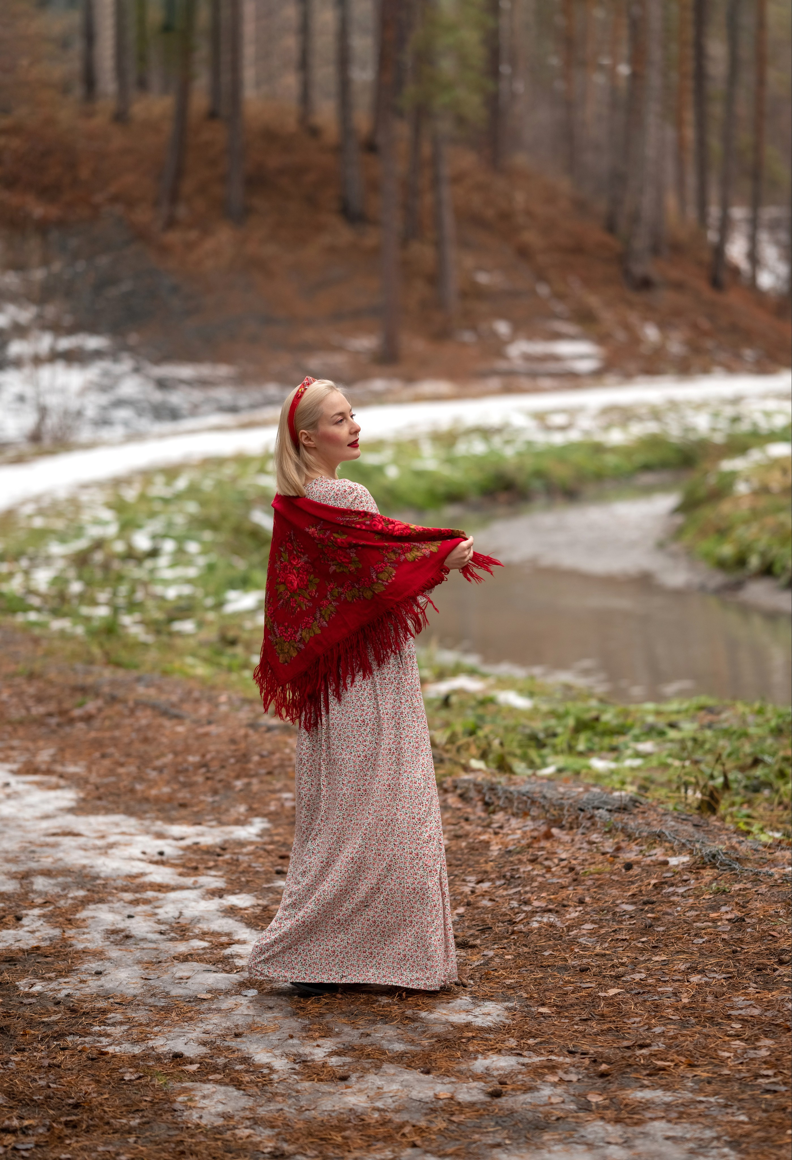 Яна. Прогулка в лесу. Фотограф в Тюмени Голышева Елена