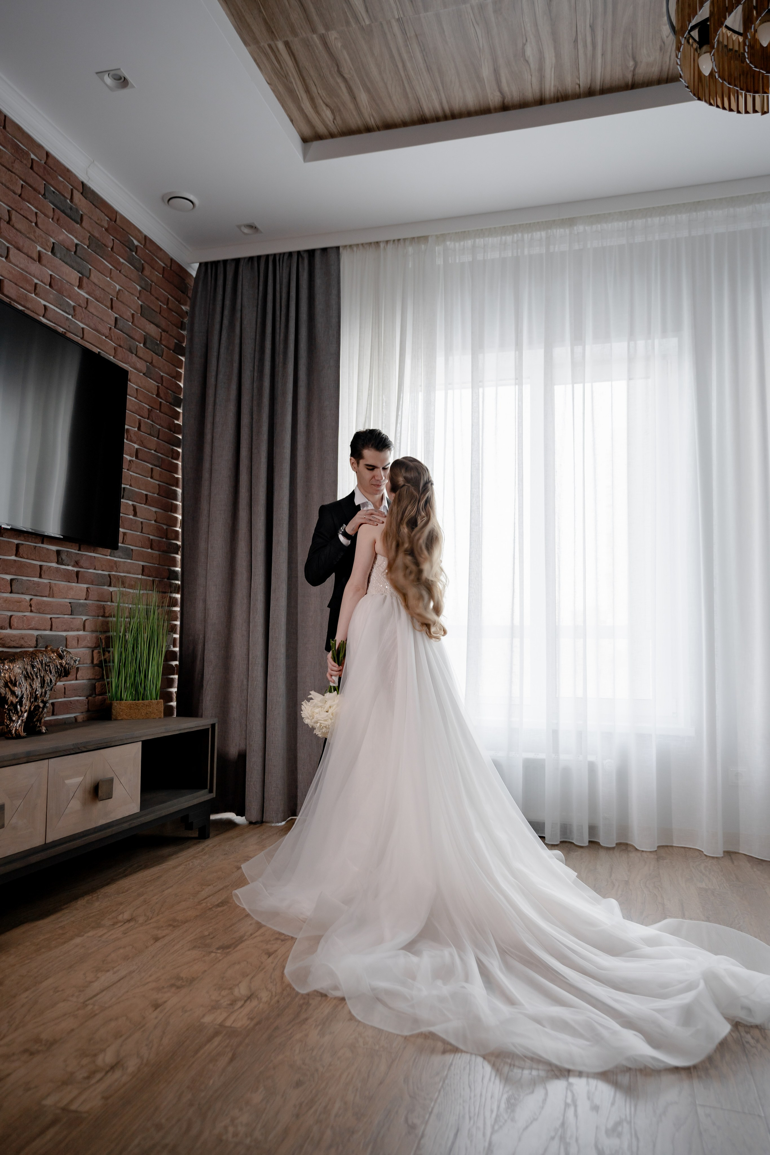 СВАДЕБНАЯ СЬЕМКА СБОРОВ В ОТЕЛЕ И ВЫЕЗД НА ЦЕРЕМОНИЮ (СНЯТО В СИБИРЕ В НИЖНЕВАРТОВСКЕ). Профессиональный фотограф, Санкт-Петербург — Виктория Богомолова