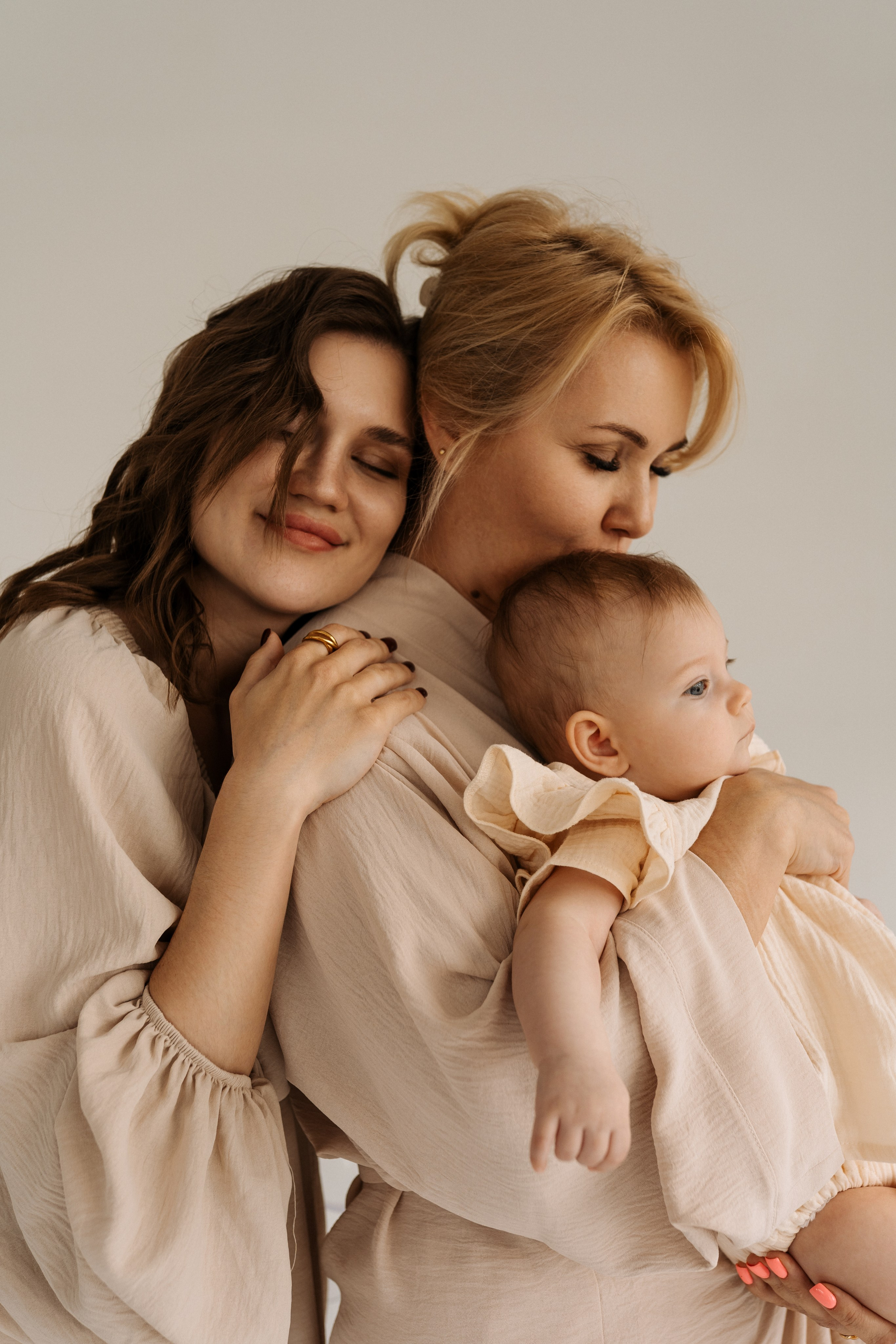 Семейная фотосессия в студии в Москве, семейный фотограф Анна Полушина. Свадебный фотограф в Москве Анна Полушина