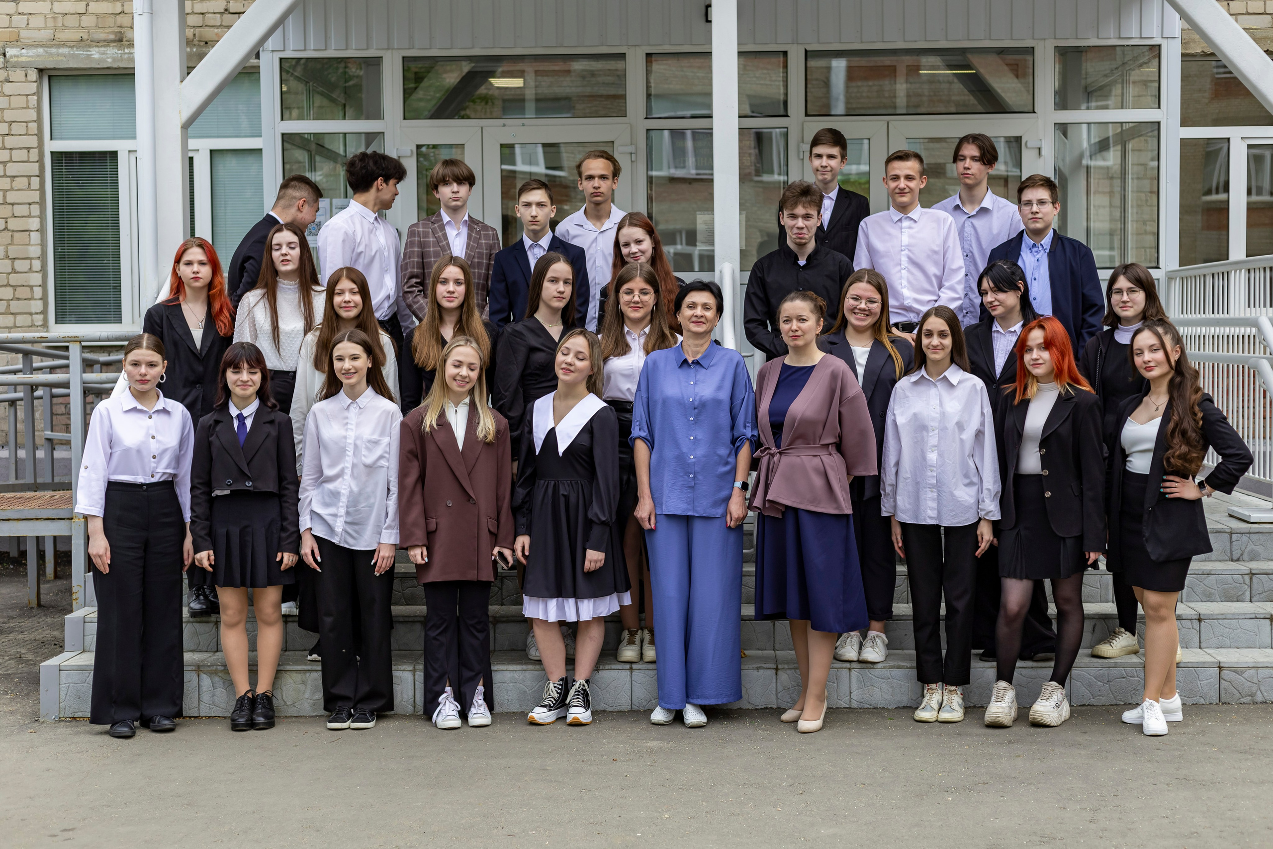 Фотосъемка 9 класс. Свадебный фотограф Марина Суворова и видеооператор Олег Петров