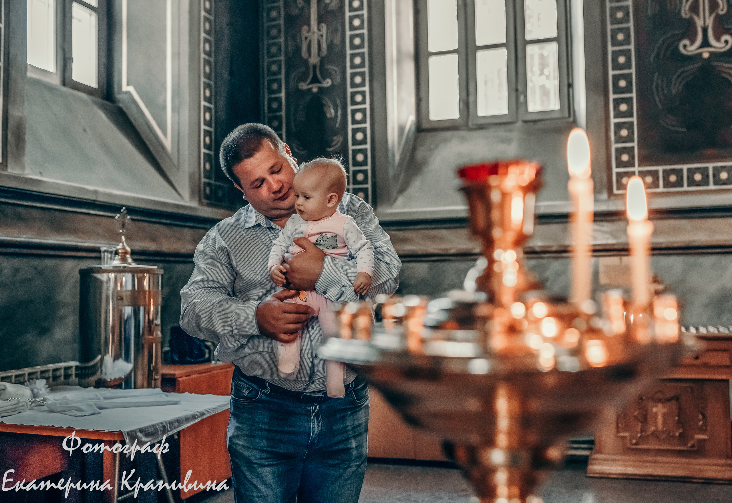 Крещение Арины. Храм Сергия Радонежского. Екатерина Крапивина фотограф церковных Таинств в Нижний Новгороде