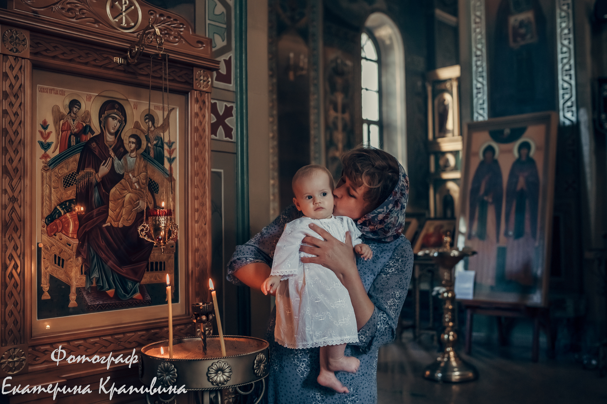 Крещение Арины. Храм Сергия Радонежского. Екатерина Крапивина фотограф церковных Таинств в Нижний Новгороде