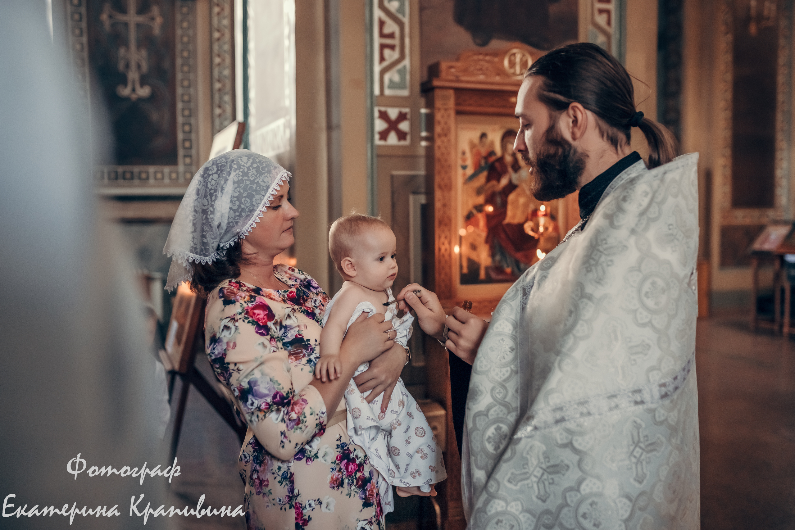 Крещение Арины. Храм Сергия Радонежского. Екатерина Крапивина фотограф церковных Таинств в Нижний Новгороде