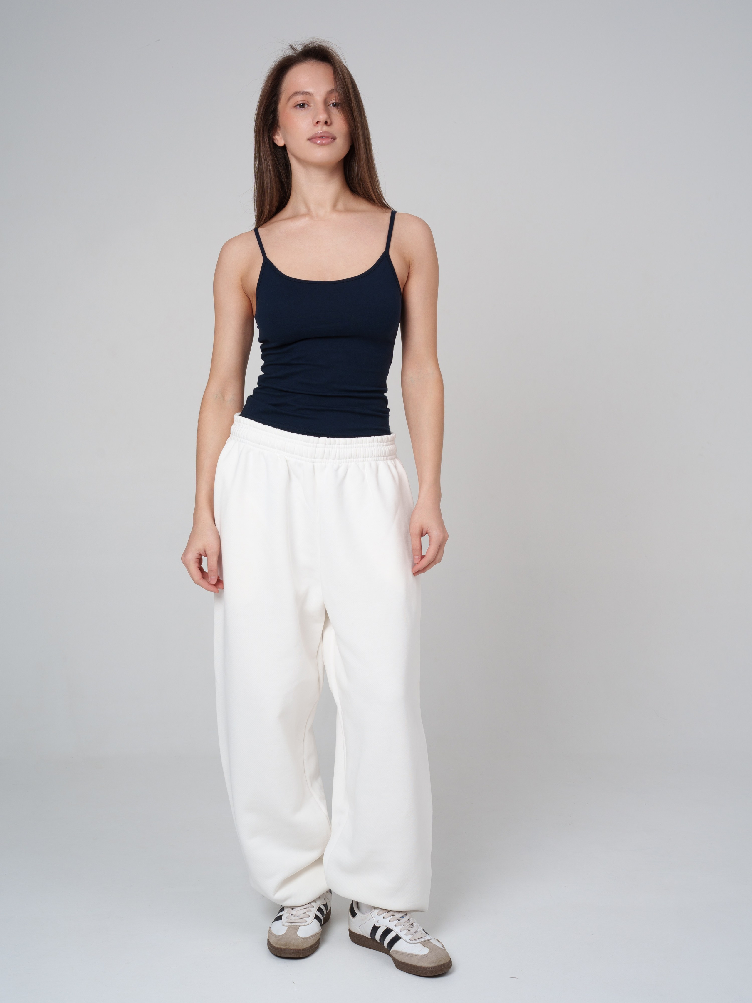 Топы на сером фоне. Иван Упоров — фотограф, рилсмейкер чебоксары