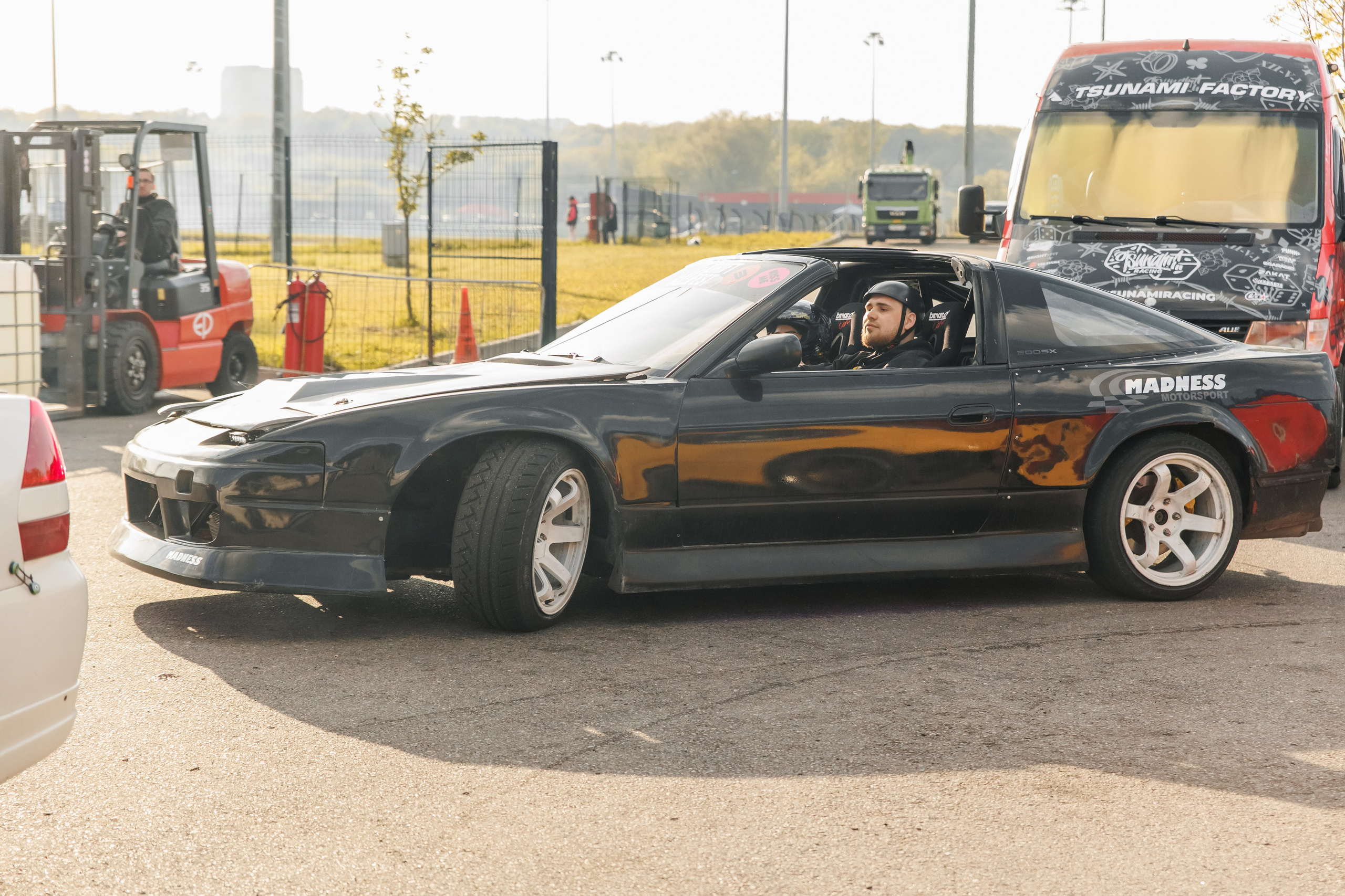 Выставка и дрифт машин. Репортажный фотограф. Москва. Алина Ланская