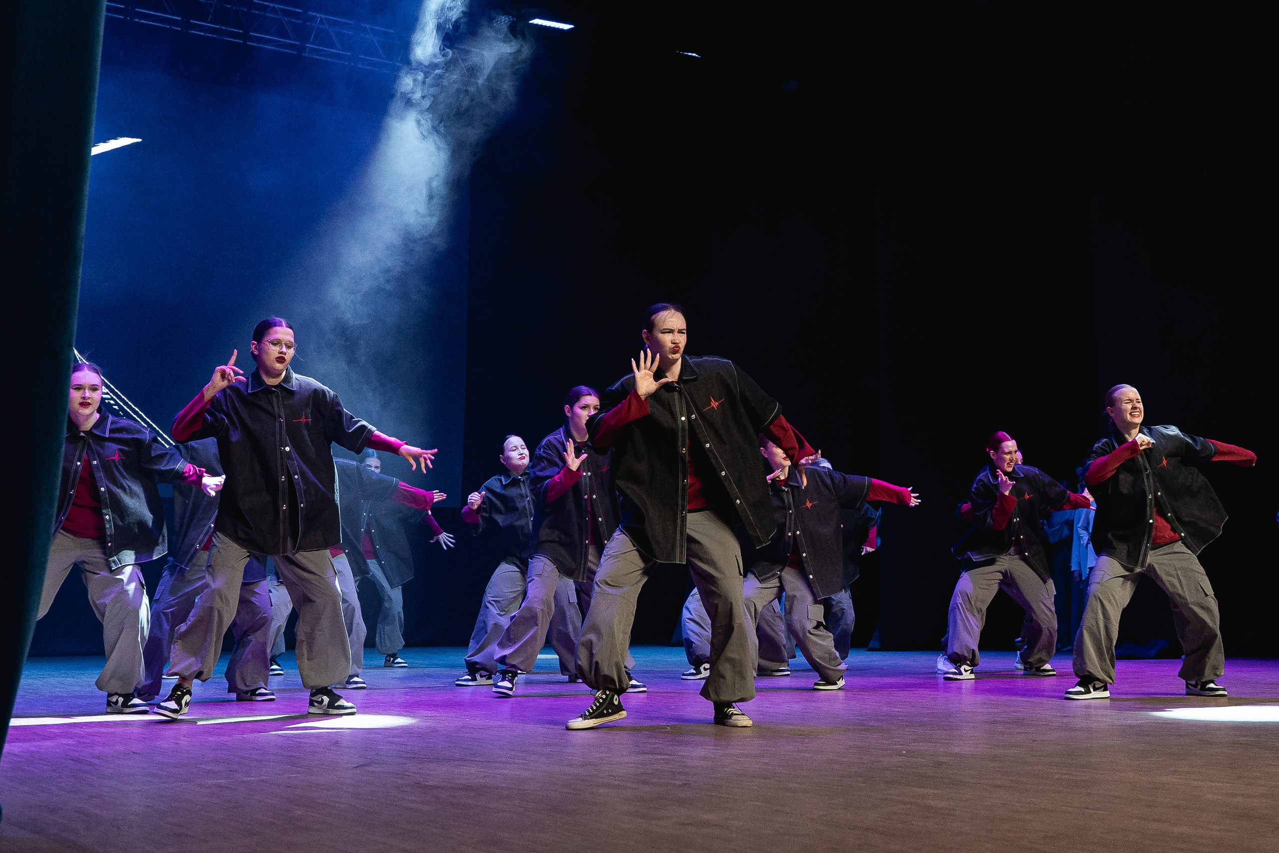 Отчётный концерт танцевально-спортивного клуба «PULSE». Портретный и репортажный фотограф в Воронеже: Анастасия Пузикова