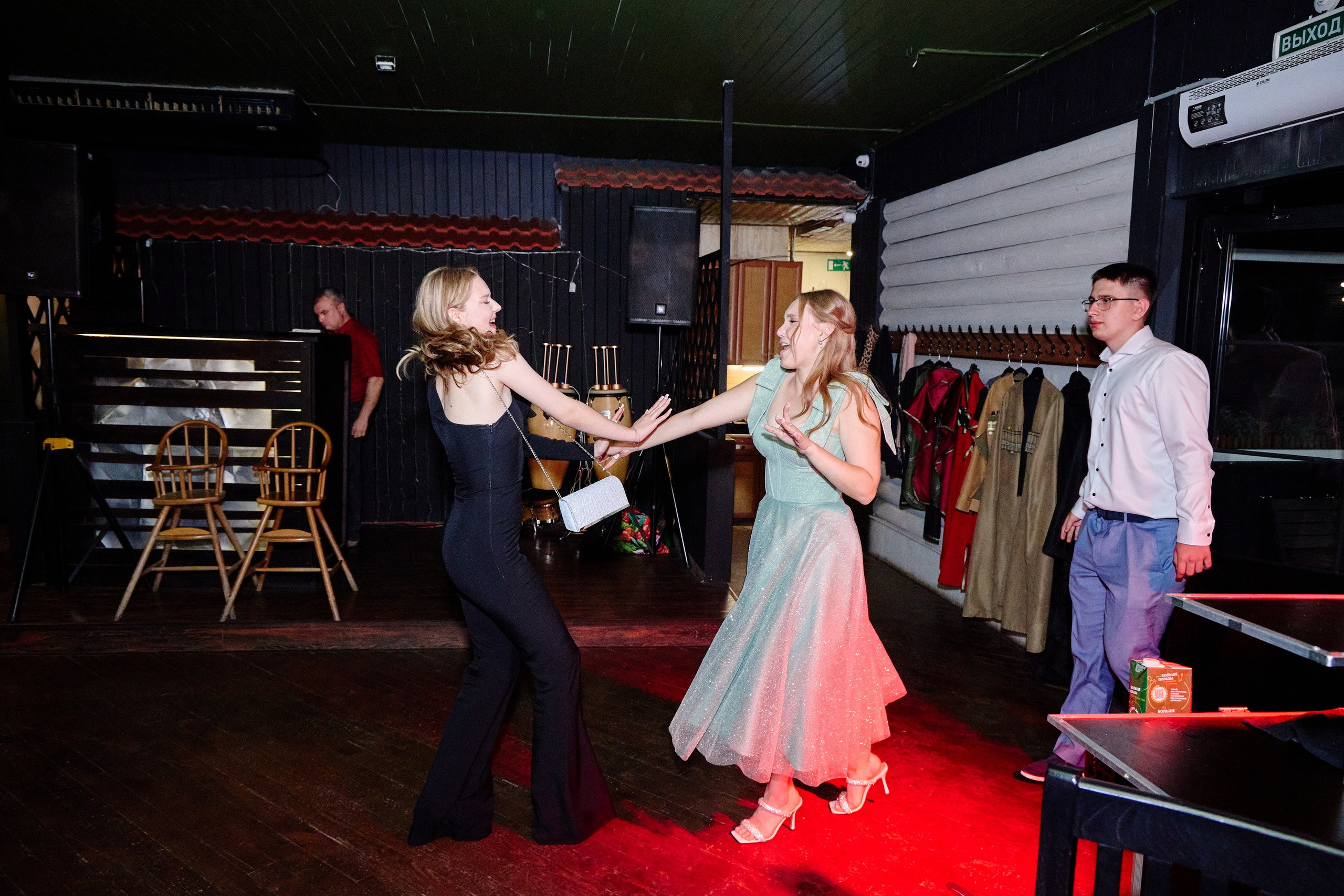 Выпускной 35 Сош. Фотограф Выпускные альбомы Таганрог Сергей Коробченко