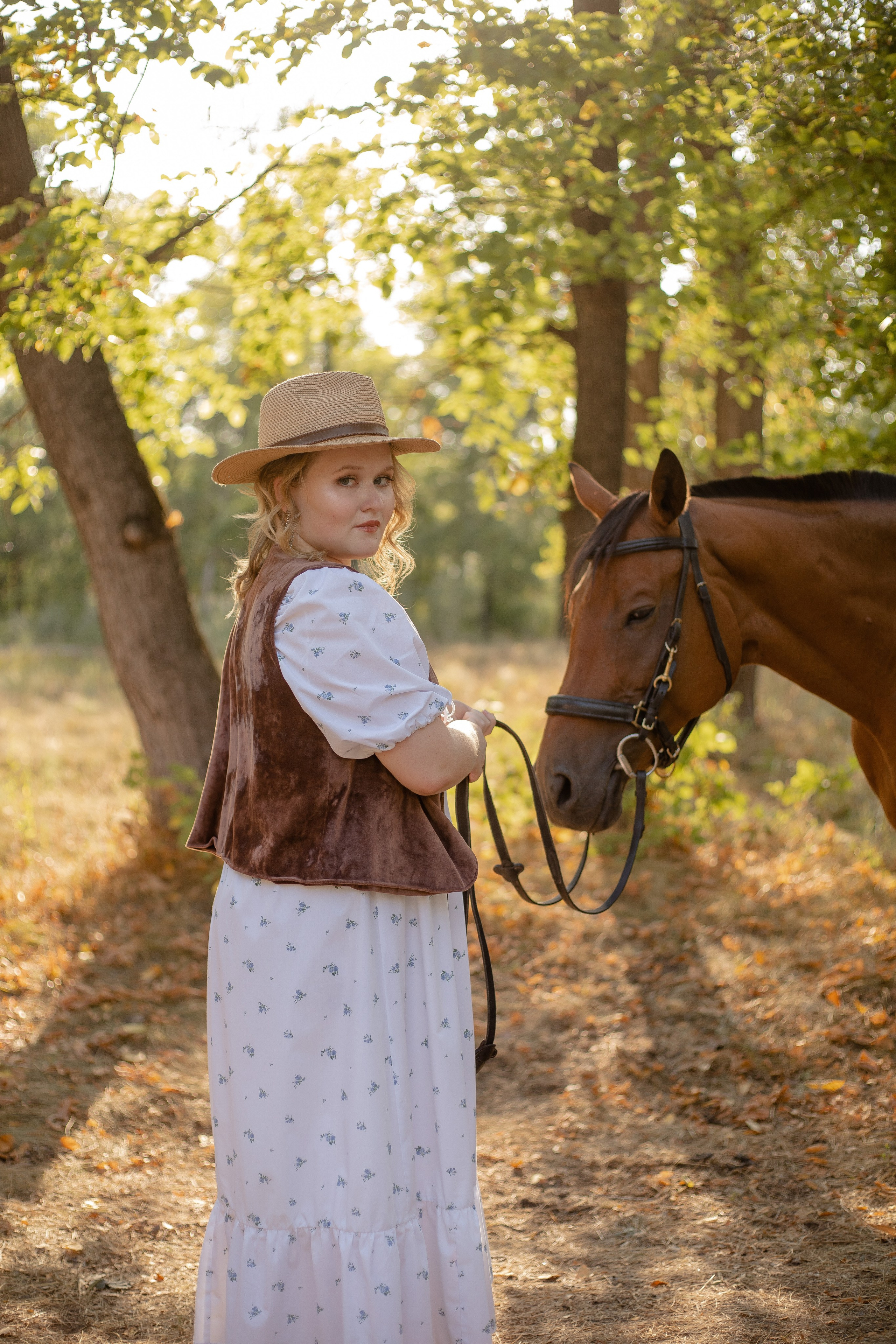 Летняя фотопрогулка с лошадкой 🌿. Семейный фотограф в Саратове Элоиза Ляпина
