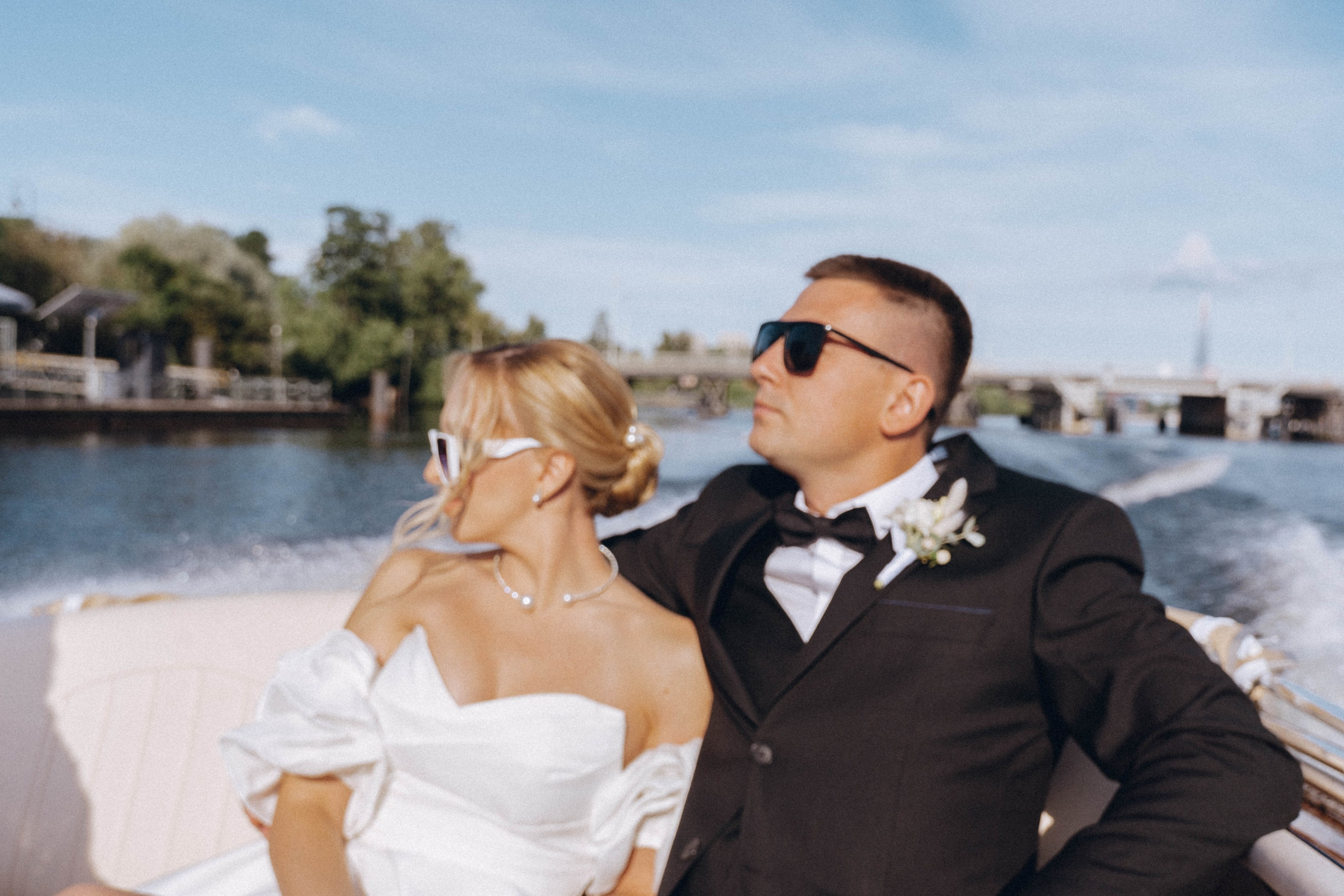 СВАДЕНБНАЯ СЬЕМКА НА КАТЕРЕ ПО КАНАЛАМ САНКТ-ПЕТЕРБУРГА И В АКВАТОРИИ НЕВЫ. Профессиональный фотограф, Санкт-Петербург — Виктория Богомолова