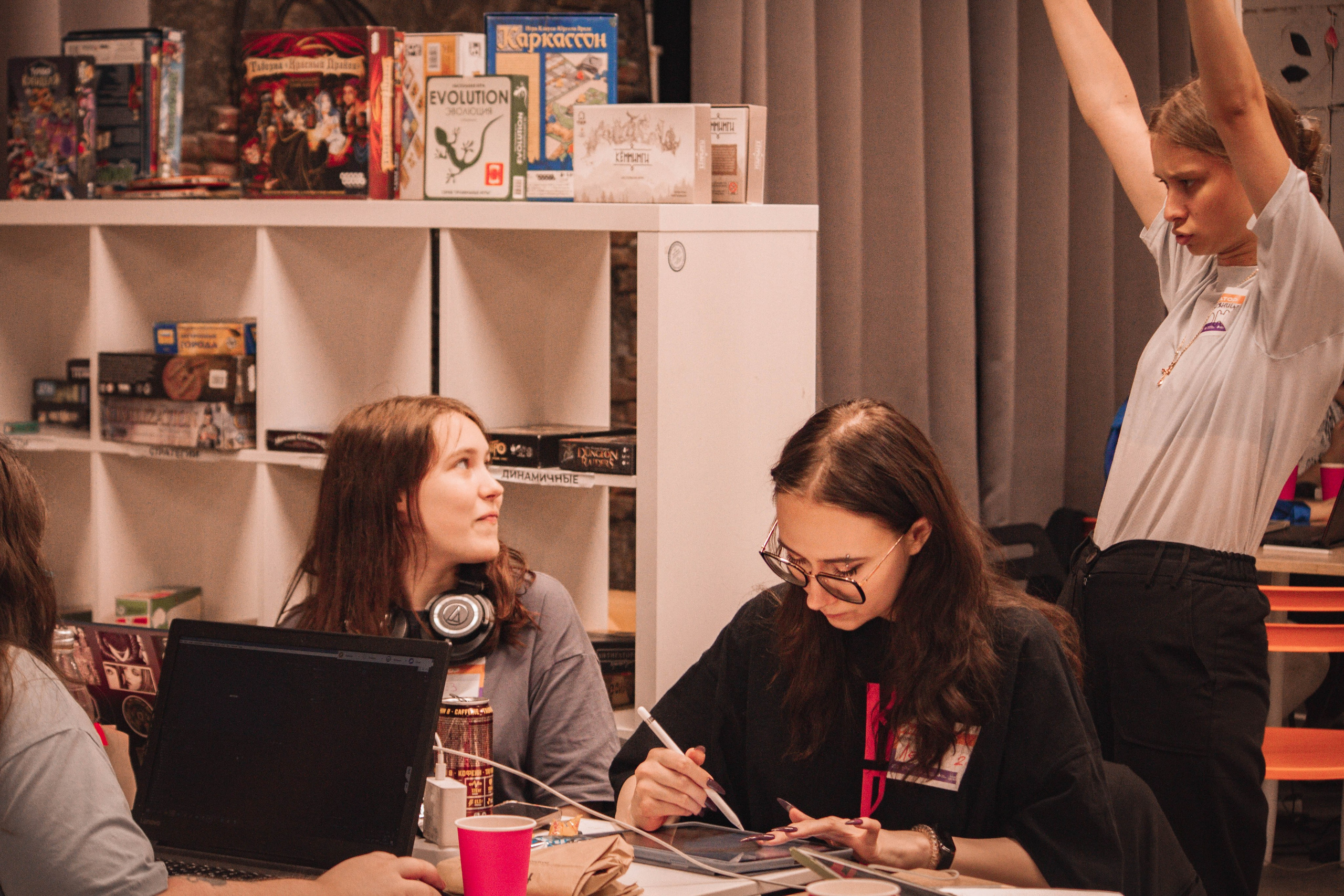 ЖЕНСКИЙ ГЕЙМДЖЕМ — Творческий сбор разработчиц. Создадим шедевр? Виталина и её фотоискусство