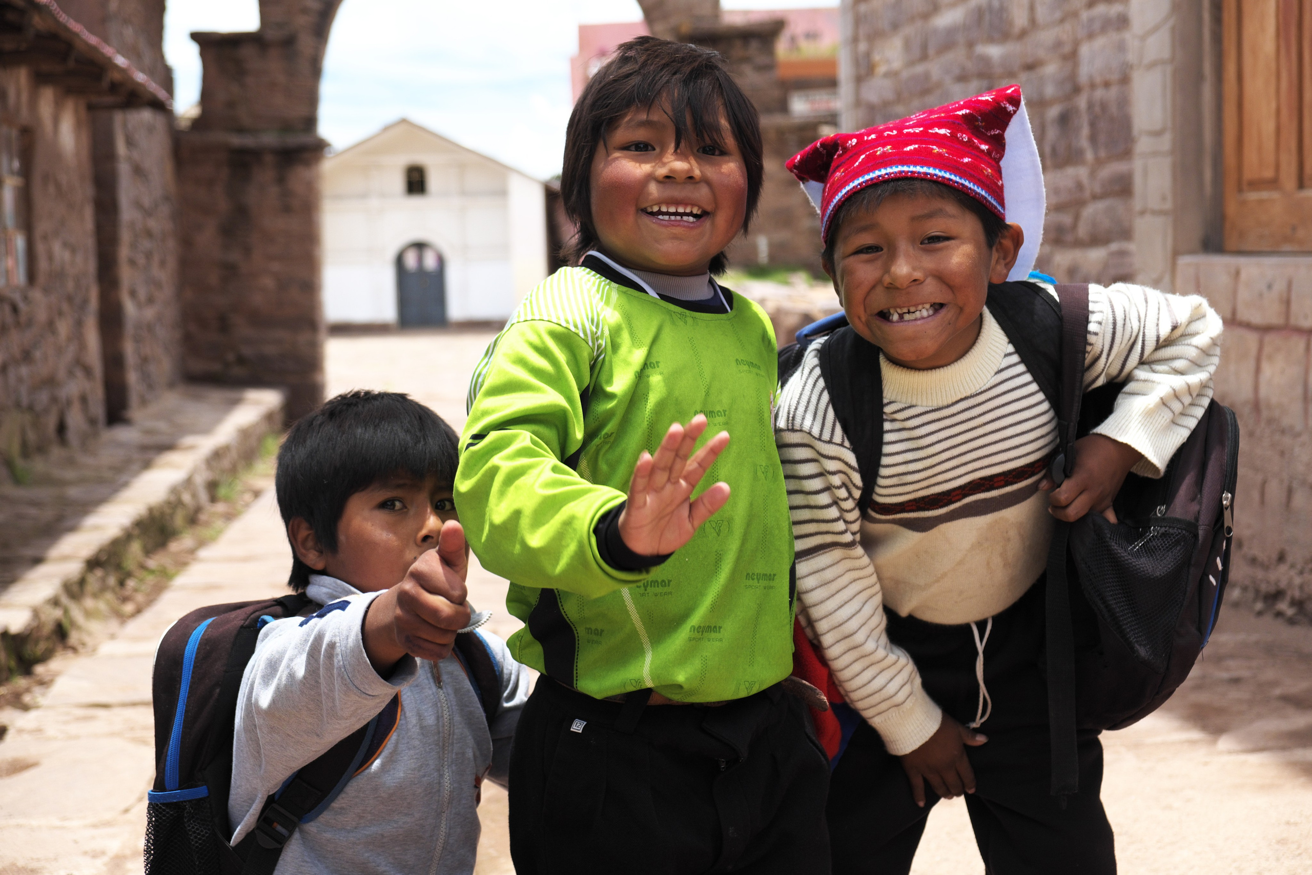 УЛИЦЫ. ПОБУДЬ ЗДЕСЬ И ЦЕЛЕЕ БУДЕТ ЭТОТ МИР