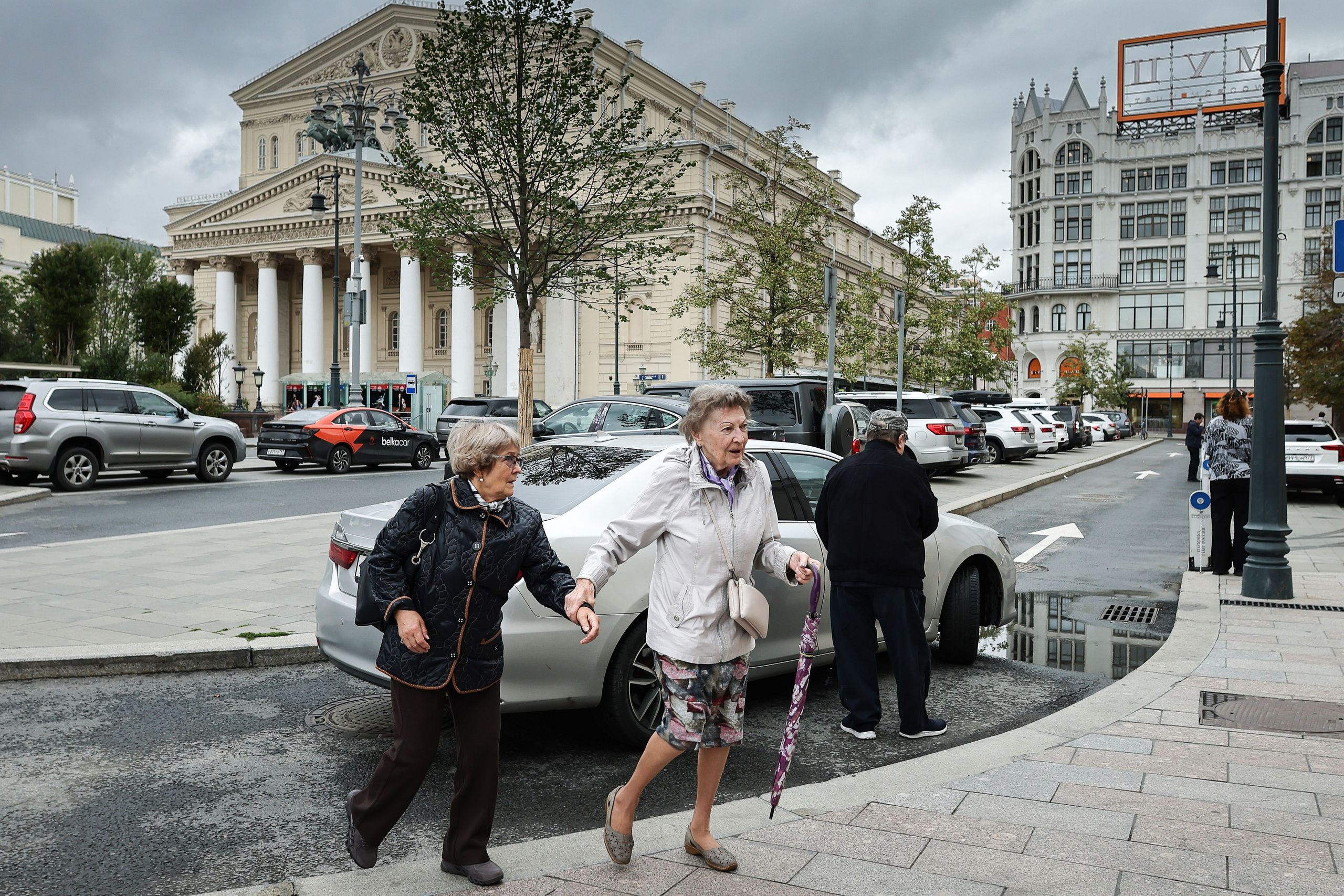 Сбор труппы Малого театра 2025. Reportage, architectural, fine art photographer Lena Melnikova in Moscow