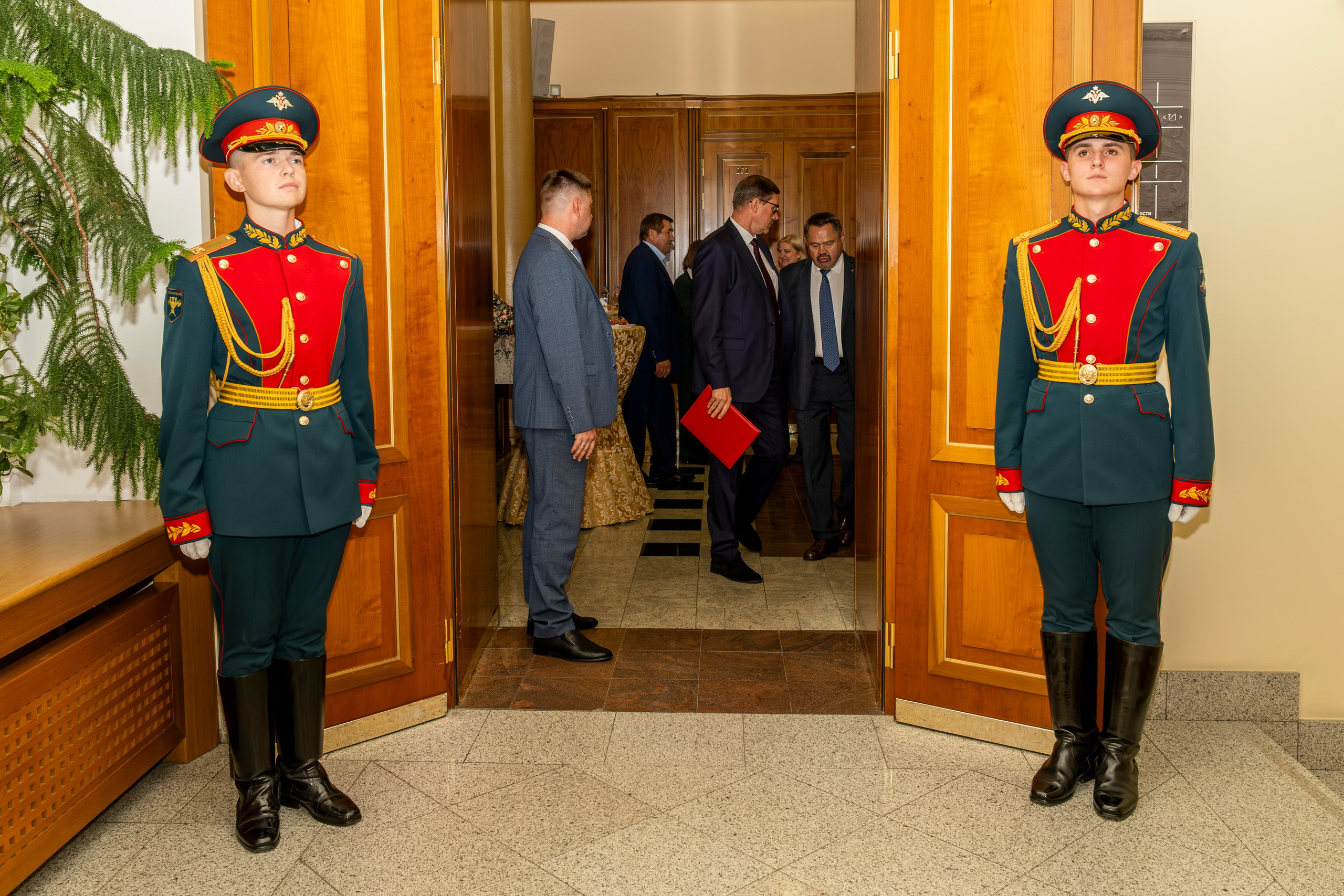 Центральный Банк РФ: Полевые учреждения. Фотограф Михаил Петров