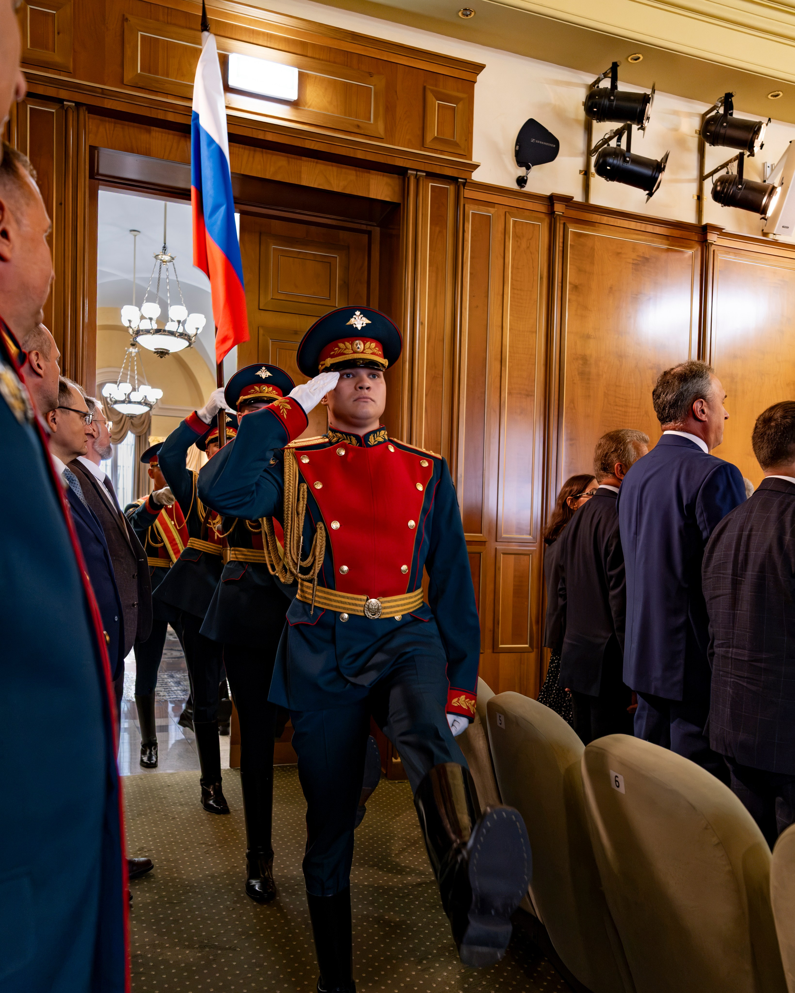 Центральный Банк РФ: Полевые учреждения. Фотограф Михаил Петров